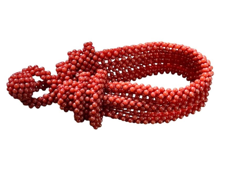 Bracciale in corallo Mediterraneo (Corallium rubrum), a maglia tessuta