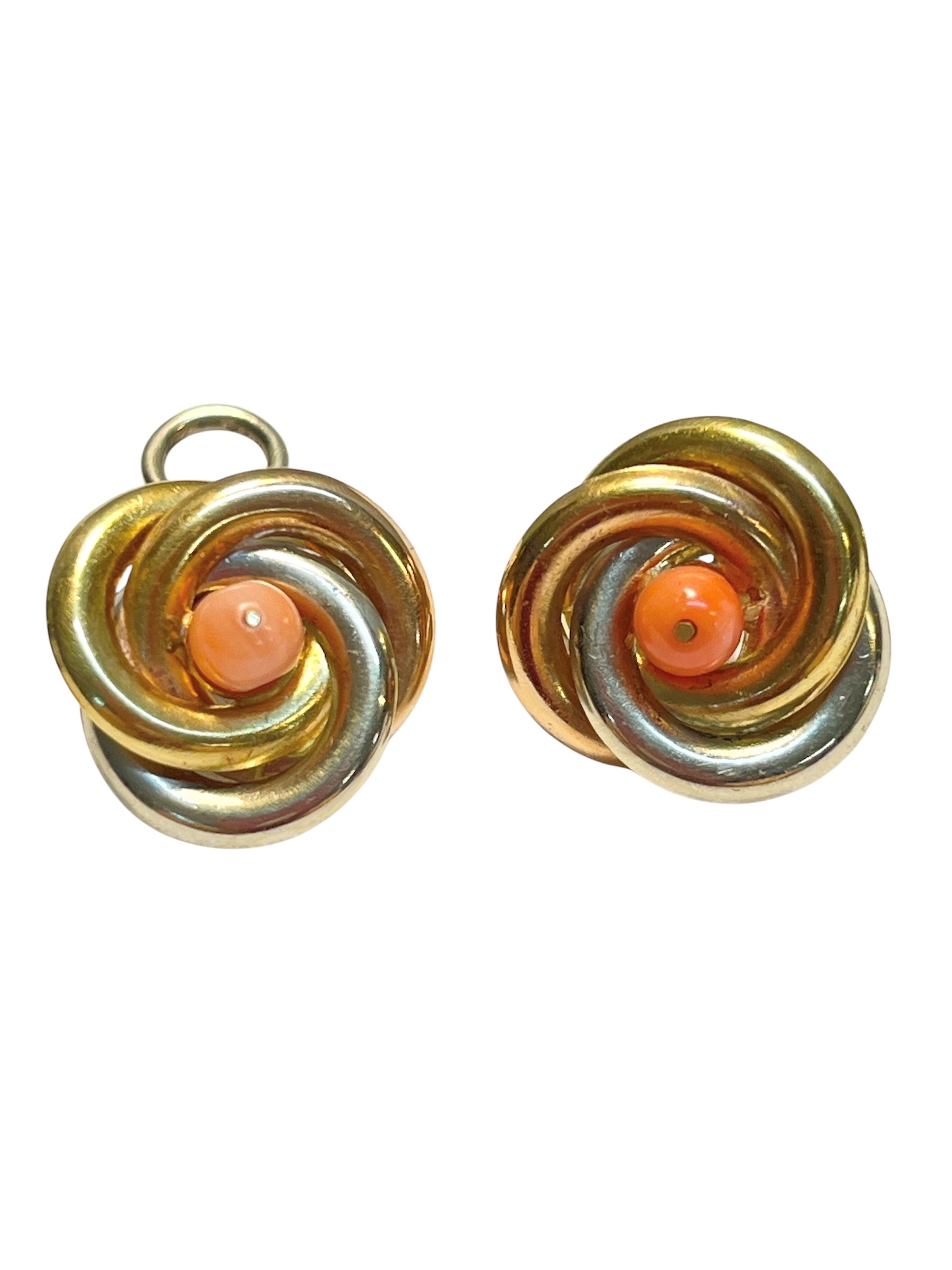 Orecchini in oro 18k e corallo Cerasuolo, motivi a girandola