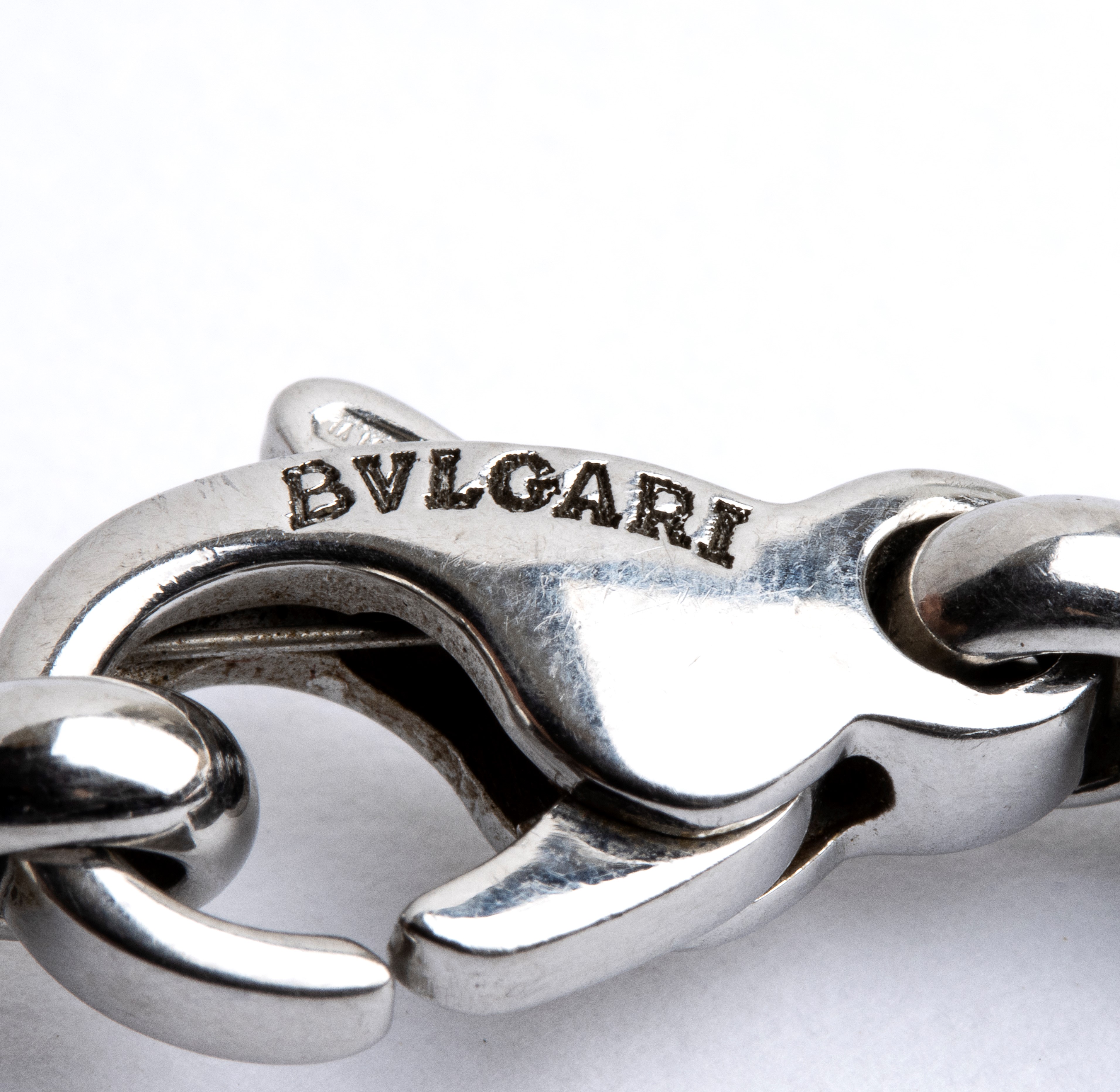 Collezione Tondo: girocollo in cuoio con pendente in acciaio ed oro