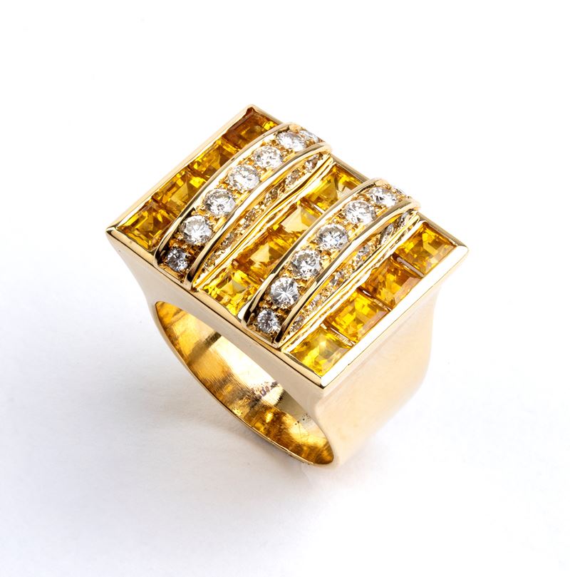 Anello in oro con quarzi citrini e diamanti