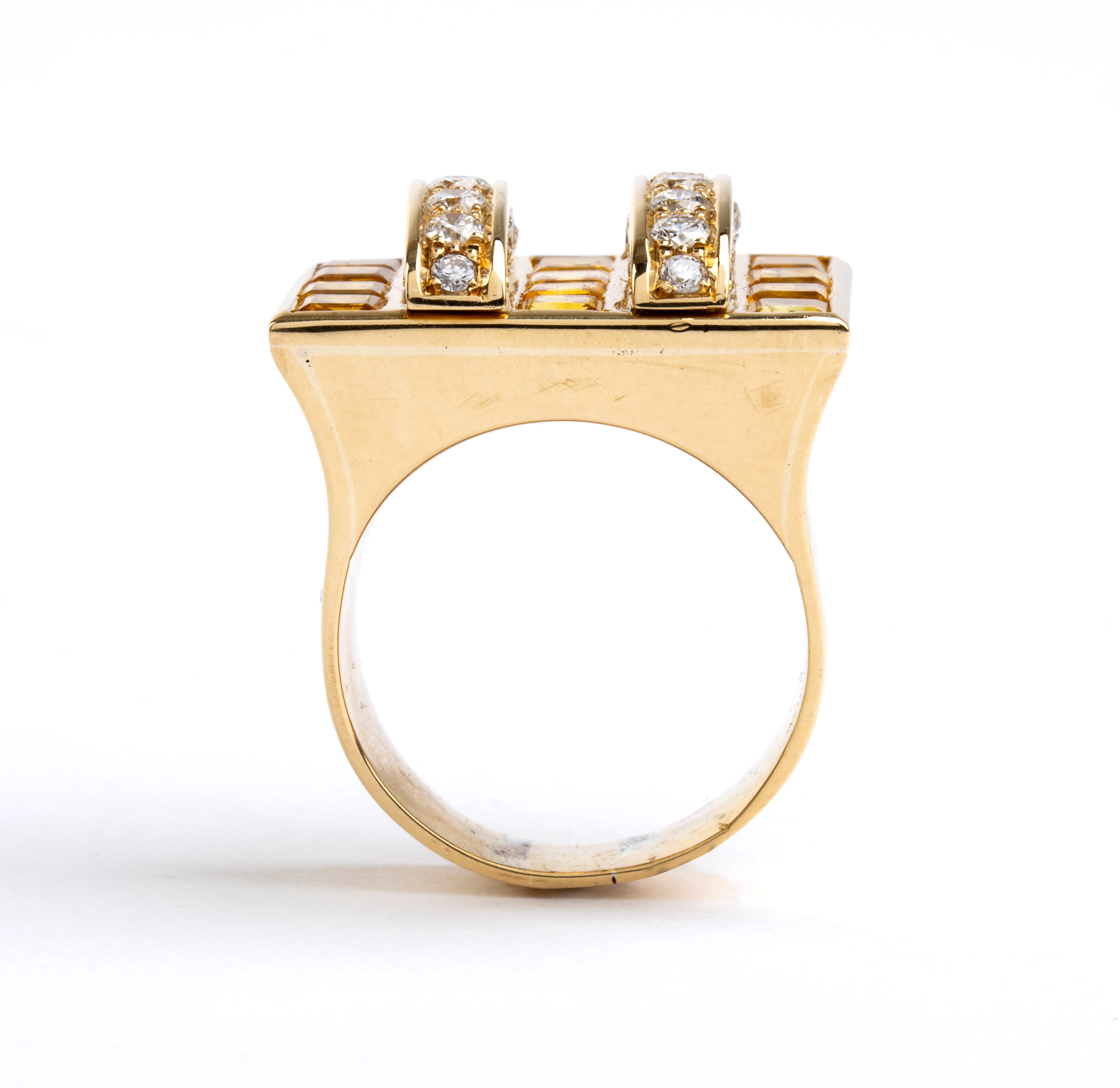 Anello in oro con quarzi citrini e diamanti