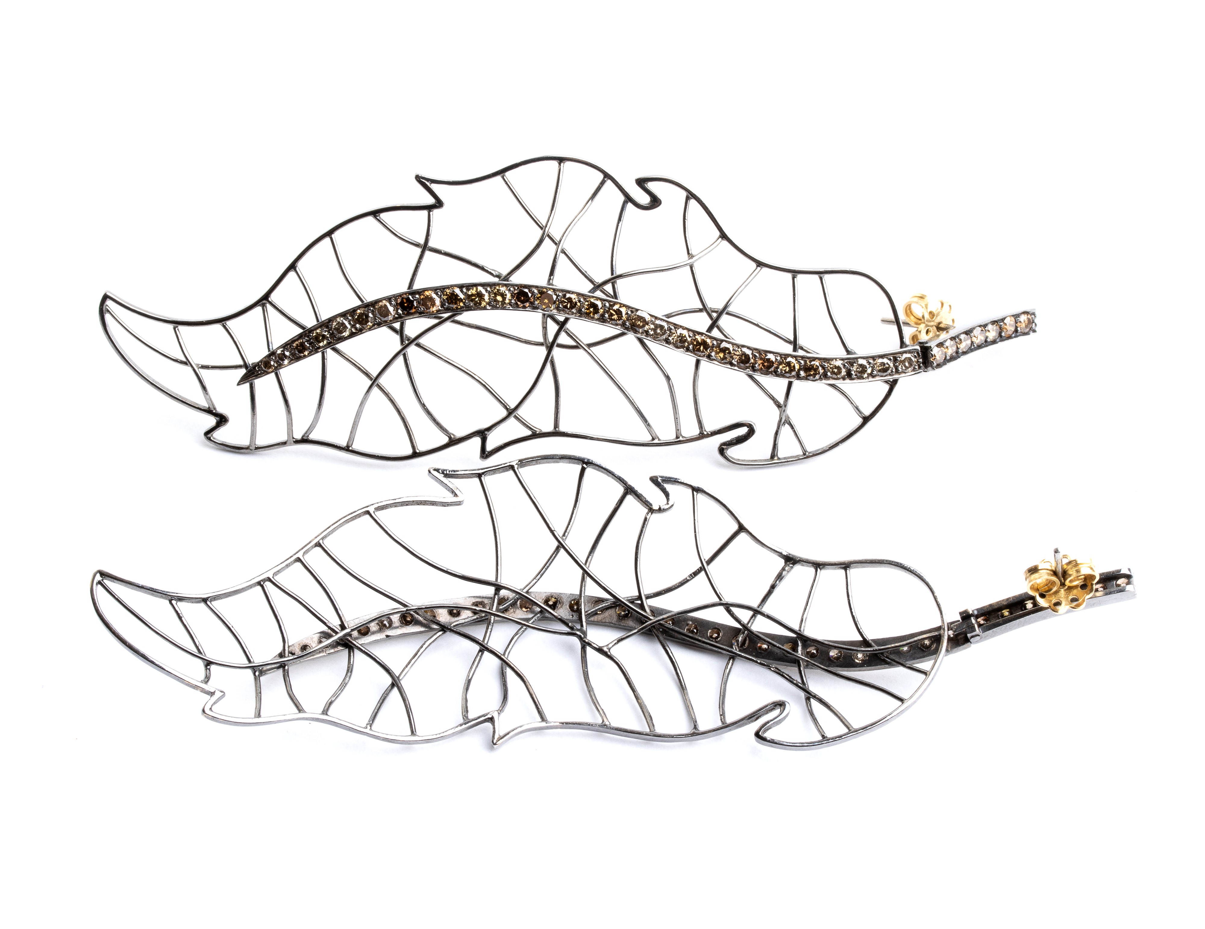 Paio di orecchini in oro con diamanti