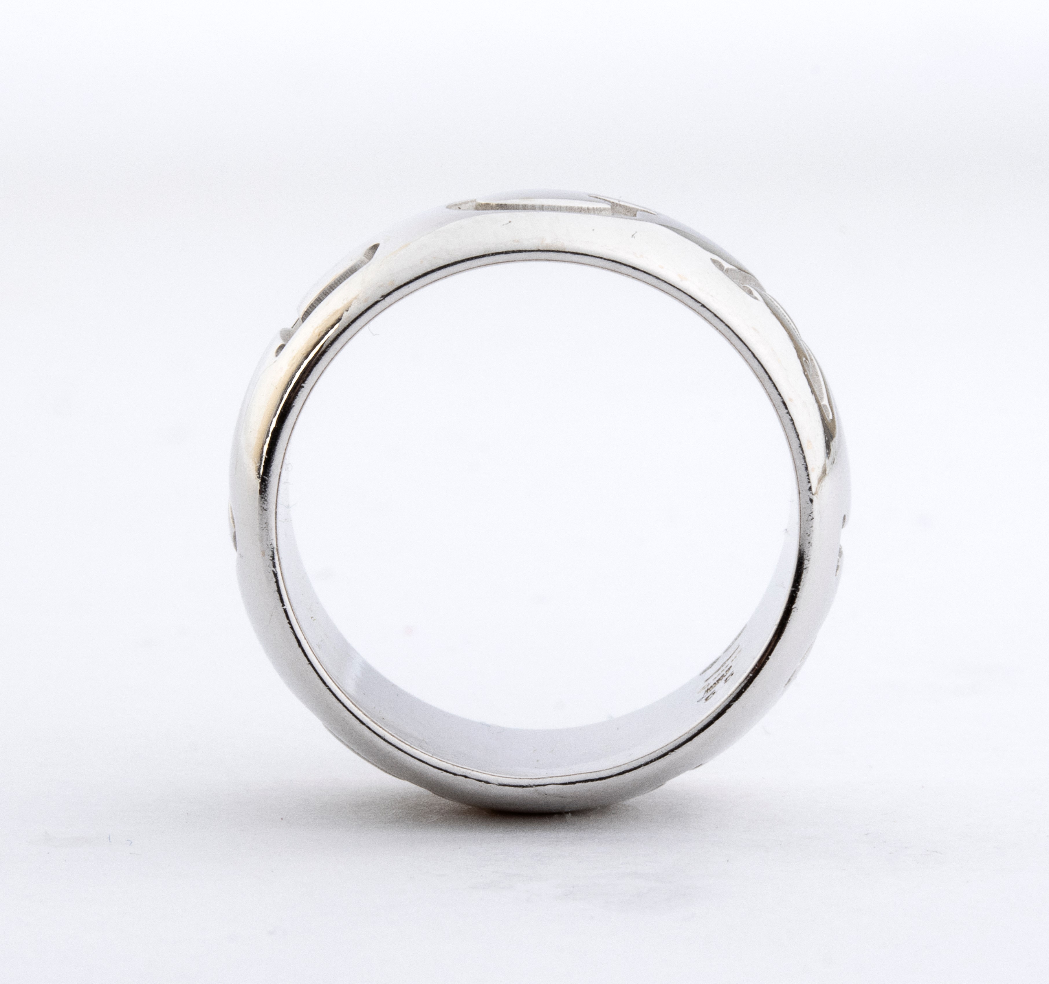 Collezione Monologo: anello a fascia in oro bianco