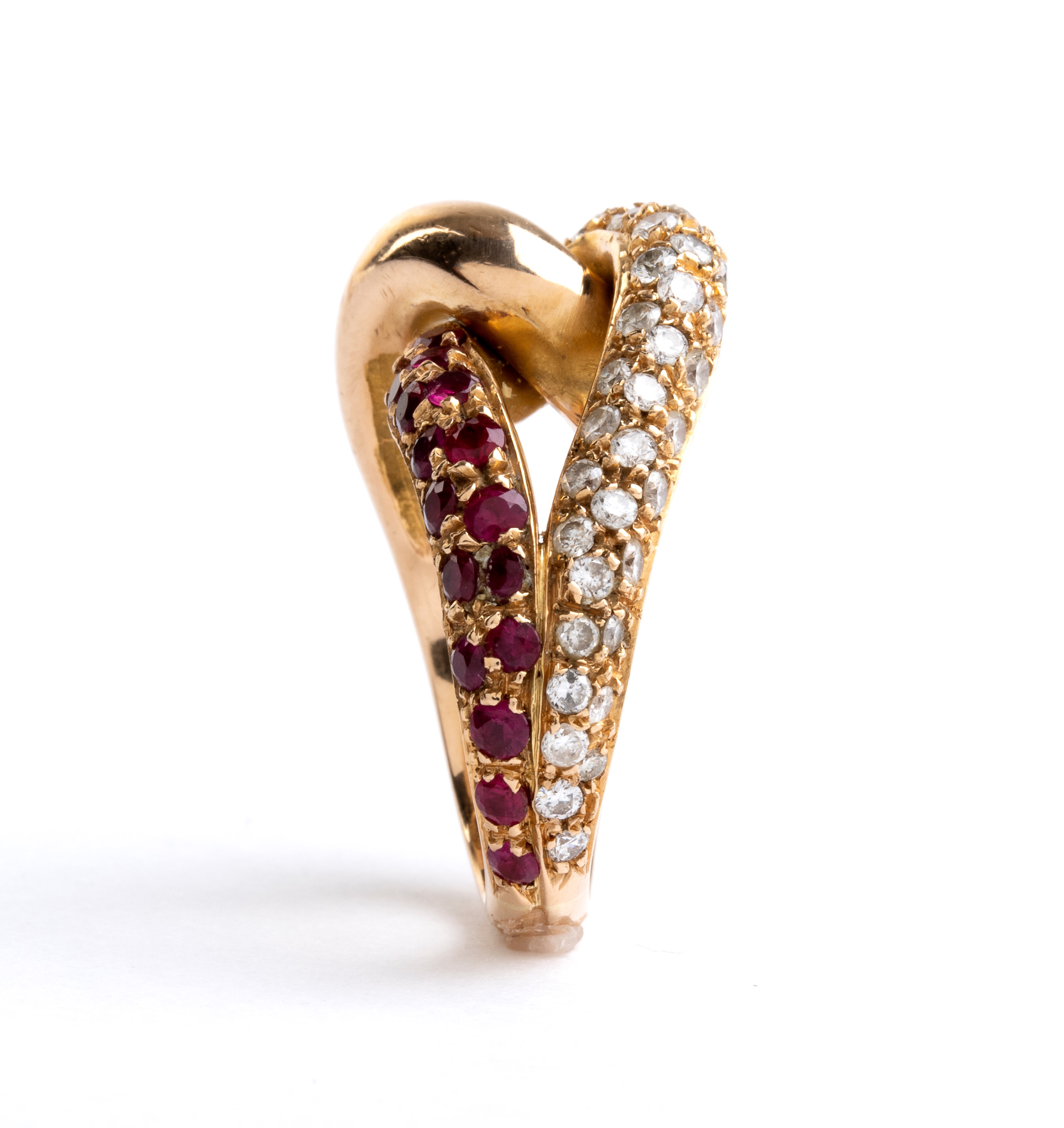 Anello in oro, diamanti e rubini