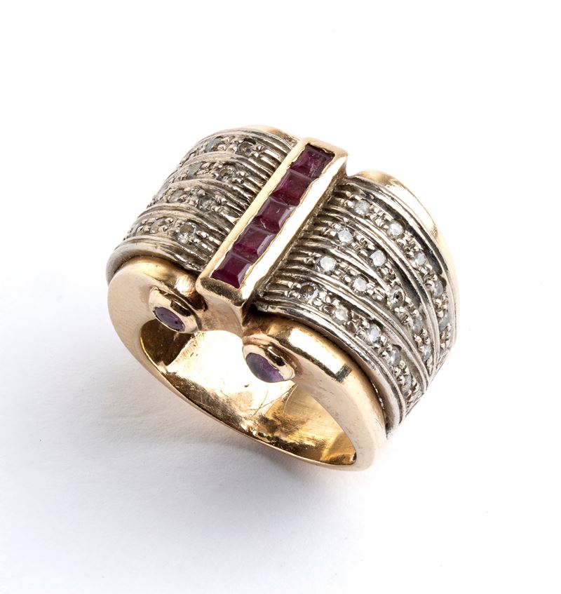 Anello in oro con diamanti e rubini