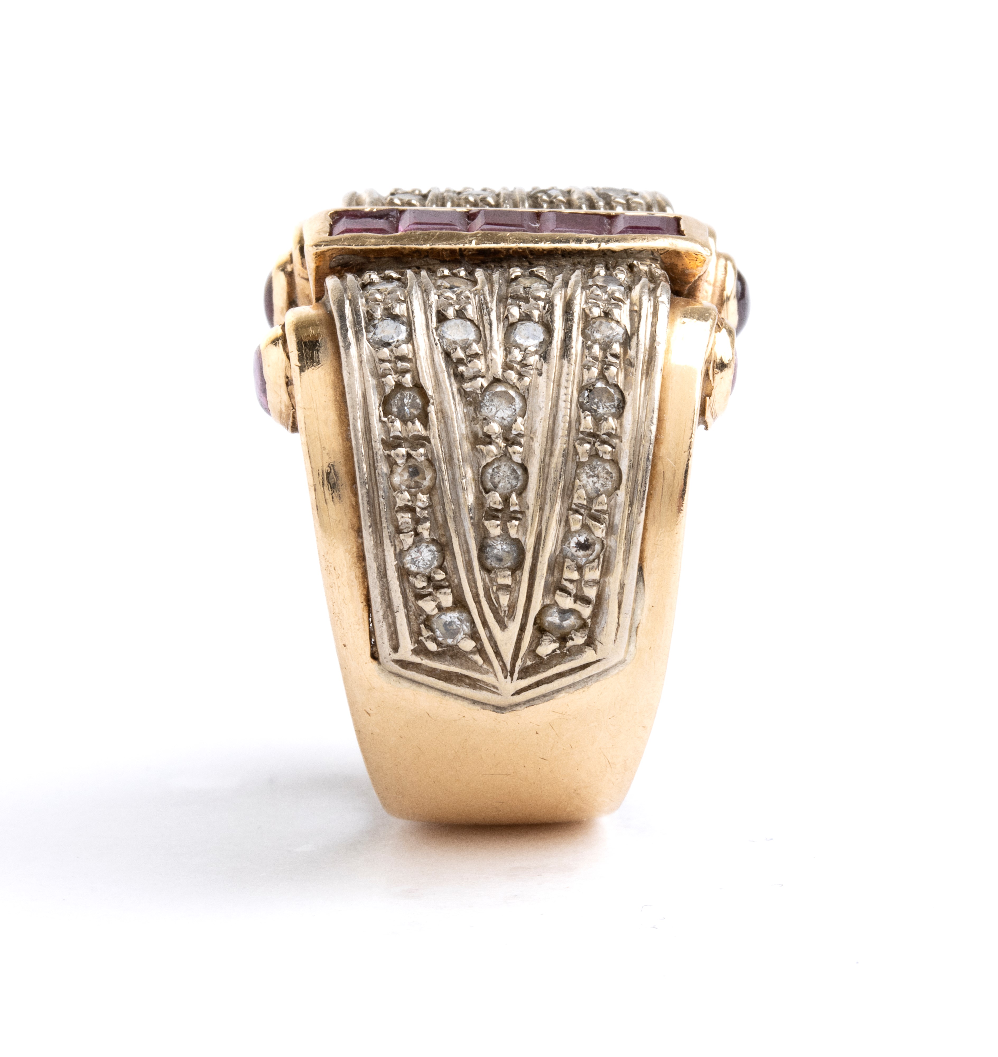Anello in oro con diamanti e rubini