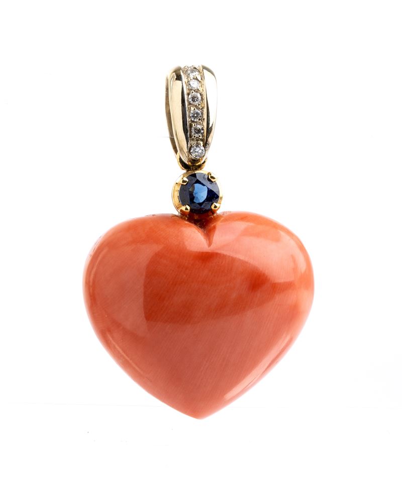 Pendente in oro con corallo, zaffiro e diamanti