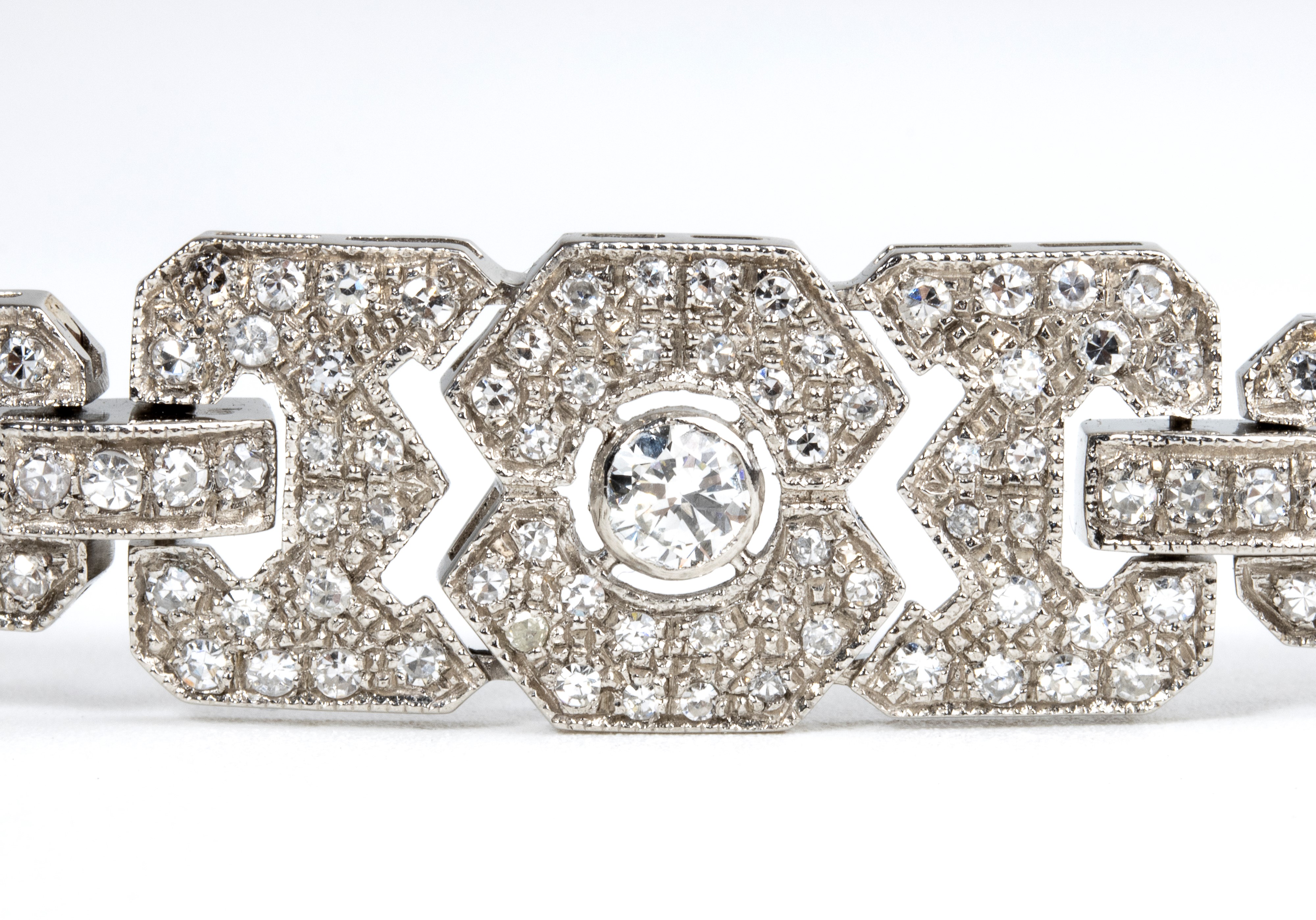 Bracciale in platino con diamanti, montatura geometrica