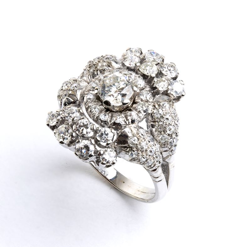 Anello in oro con diamanti