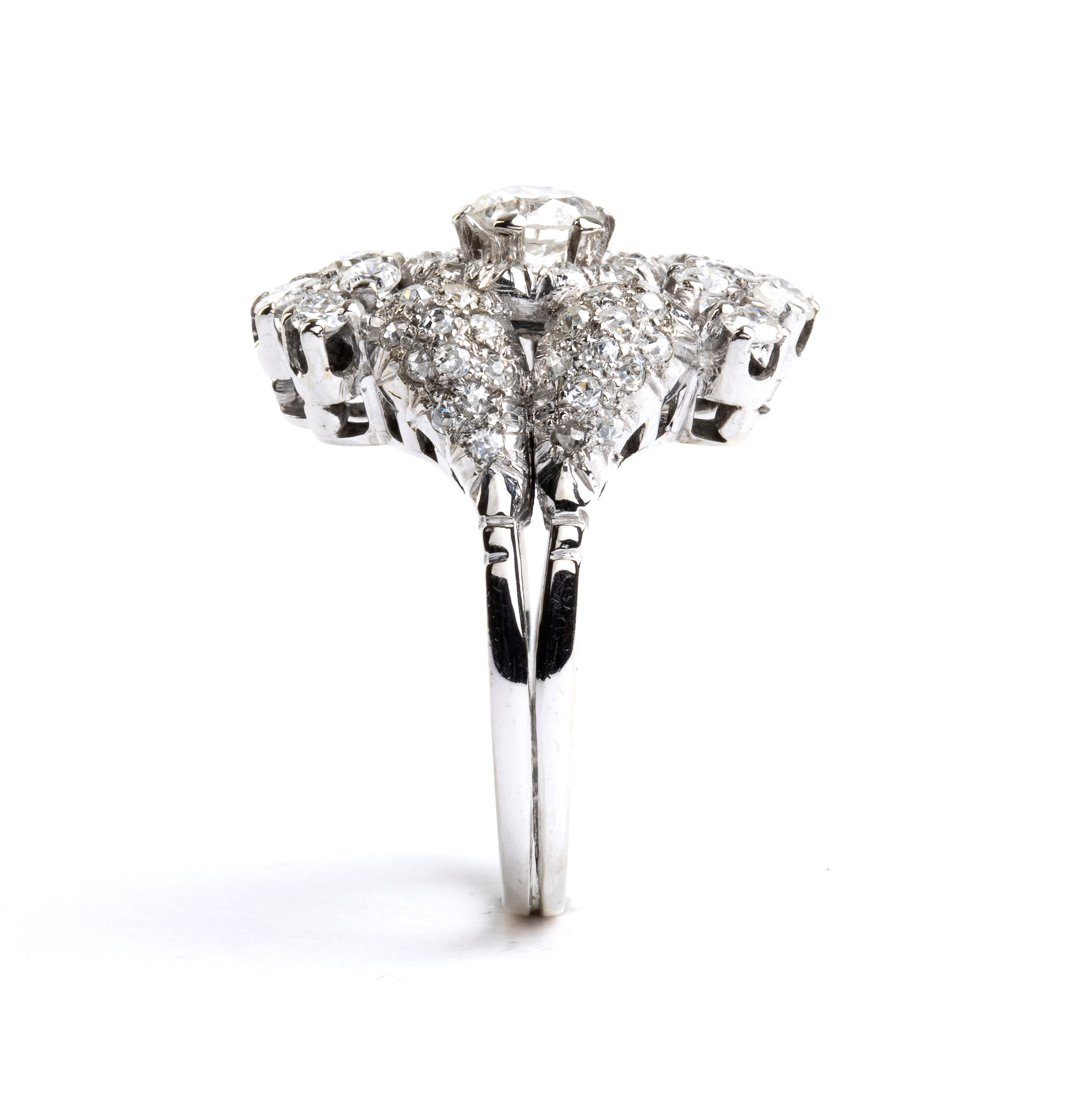 Anello in oro con diamanti