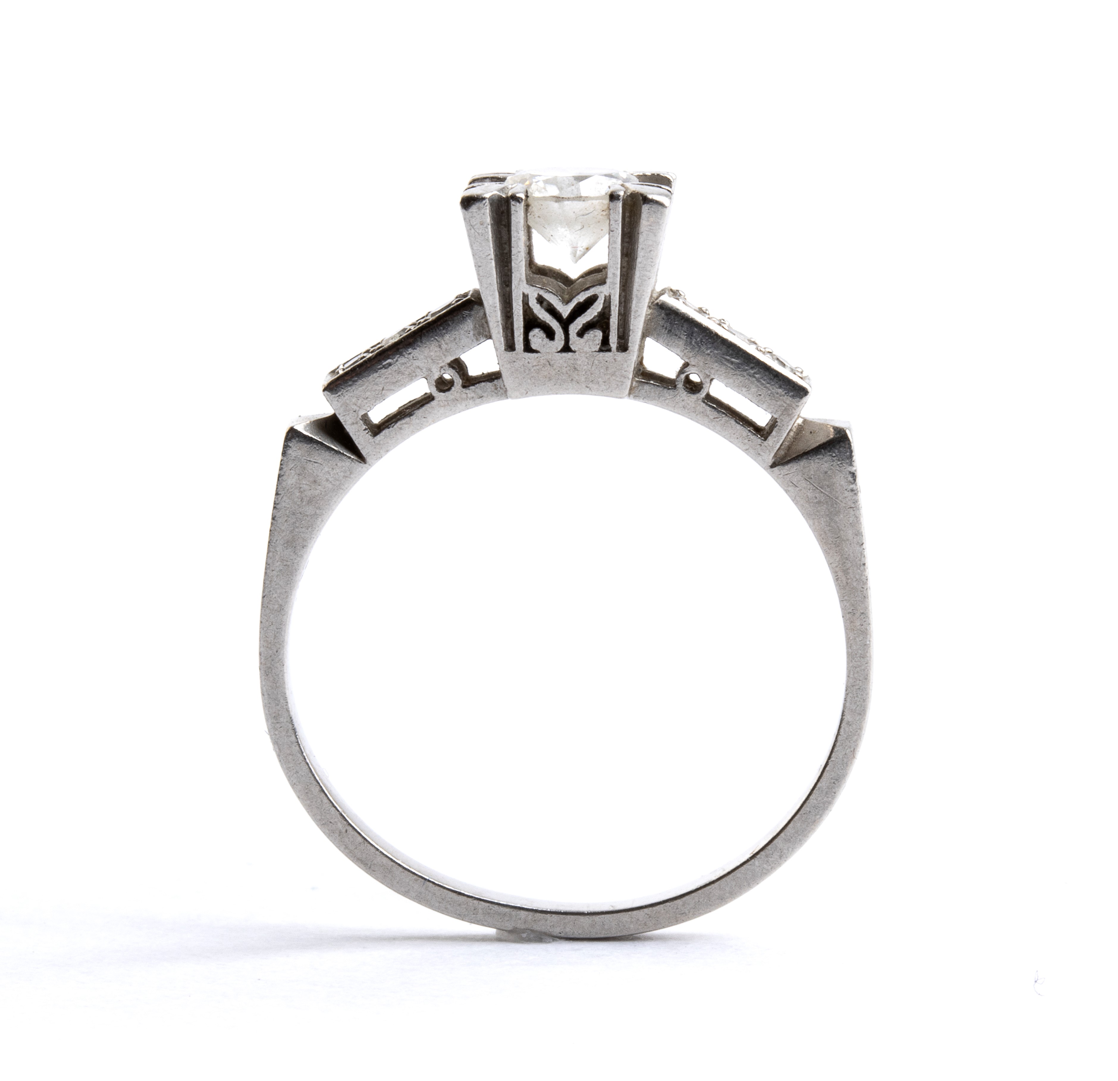 Anello in platino con diamanti (taglio brillante e huit-huit)