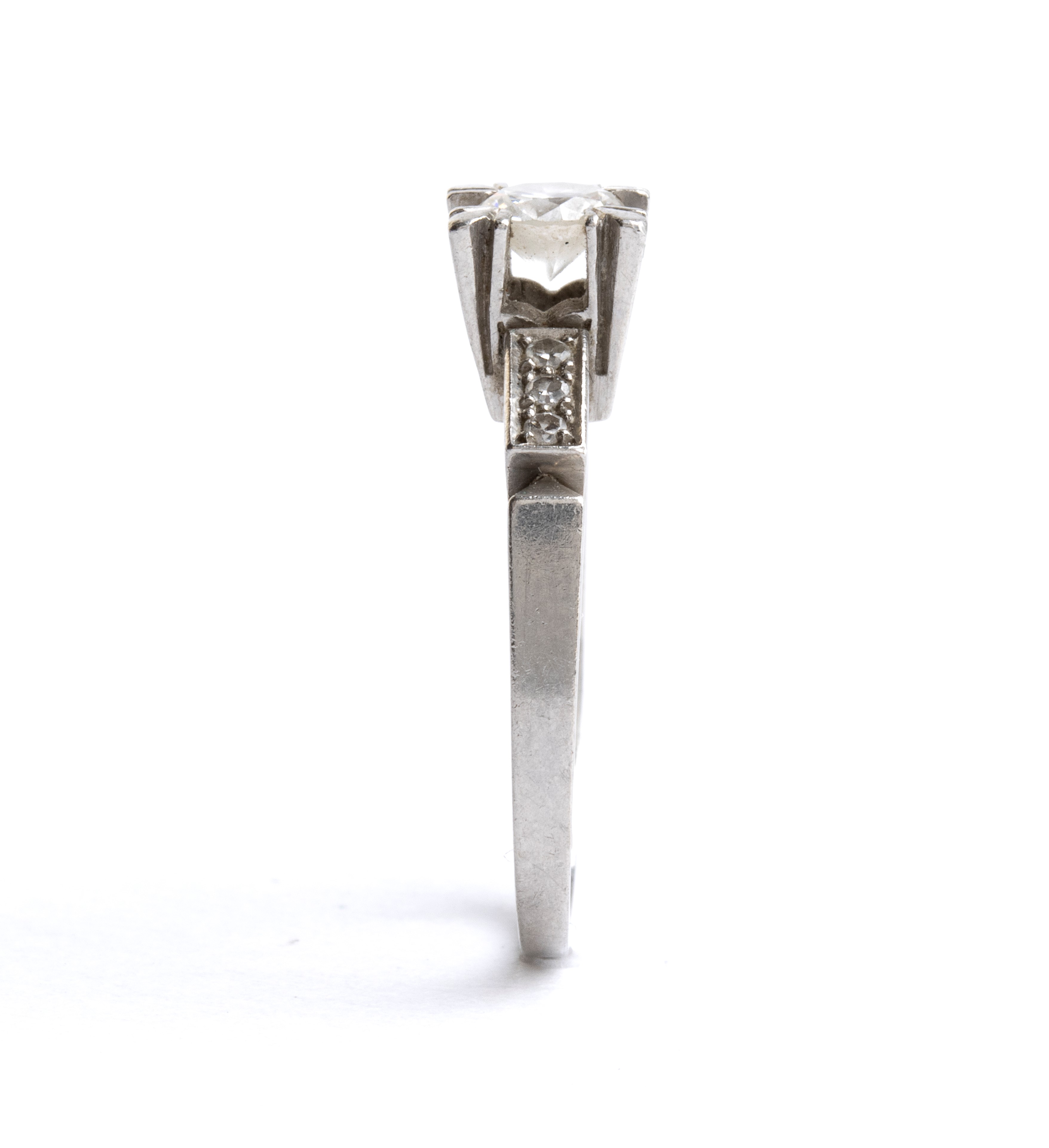 Anello in platino con diamanti (taglio brillante e huit-huit)
