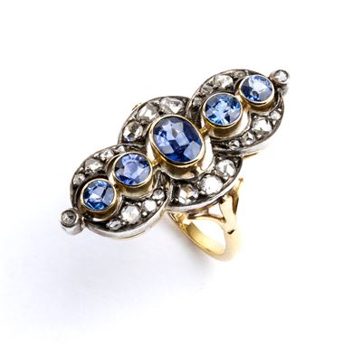 Anello, montatura in oro giallo e argento con zaffiri sintetici e diamanti a rosa