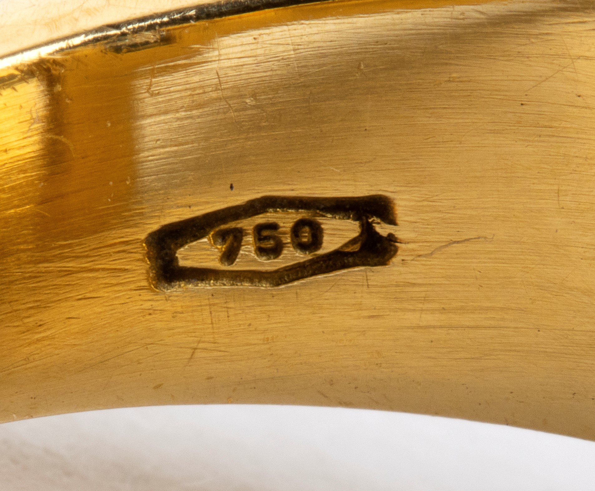 Anello in oro con quarzo citrino e topazi azzurri