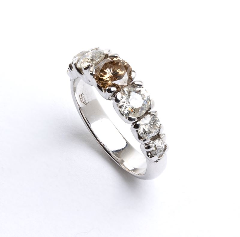 Anello veretta con diamanti