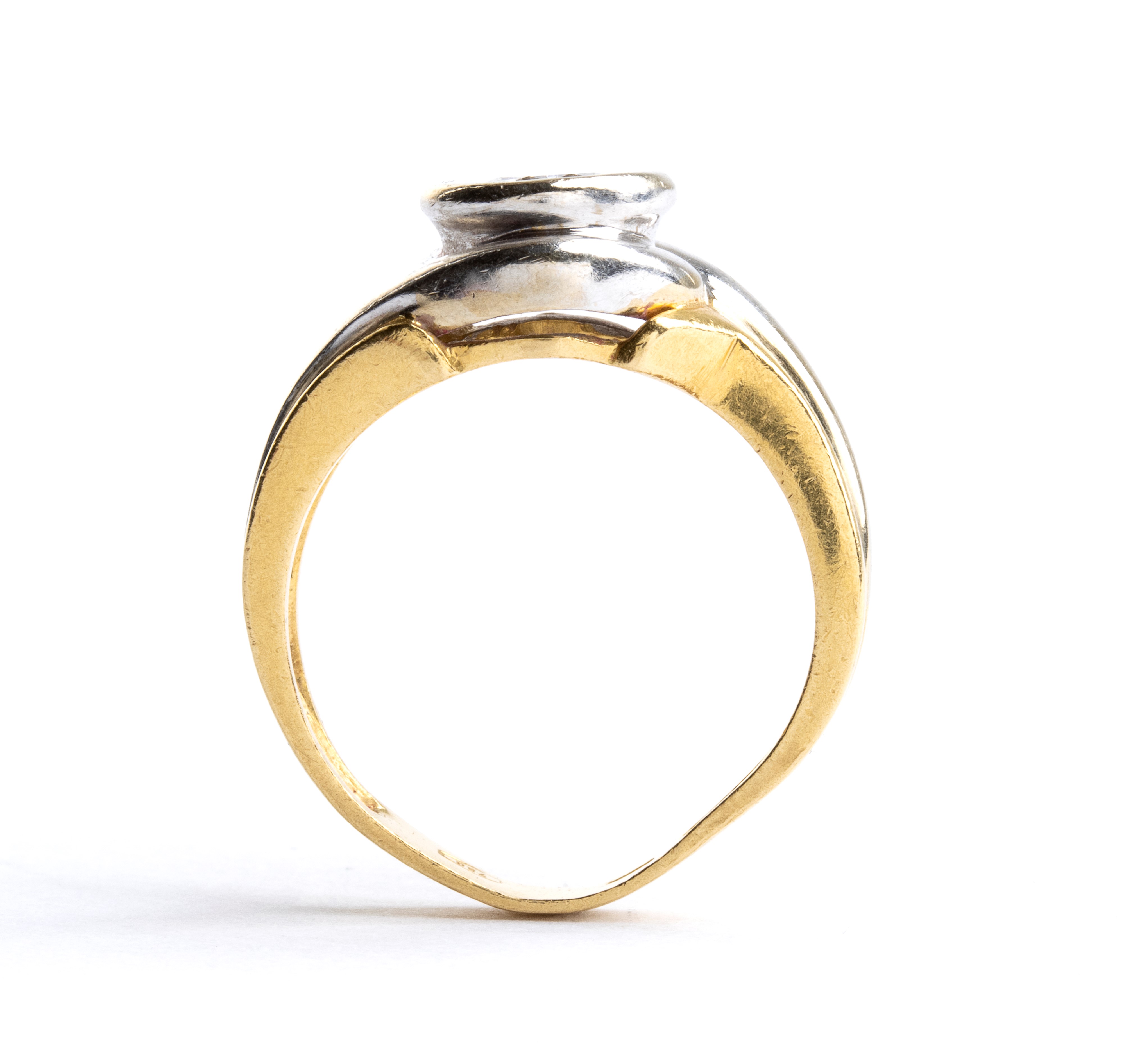 Anello solitario in oro