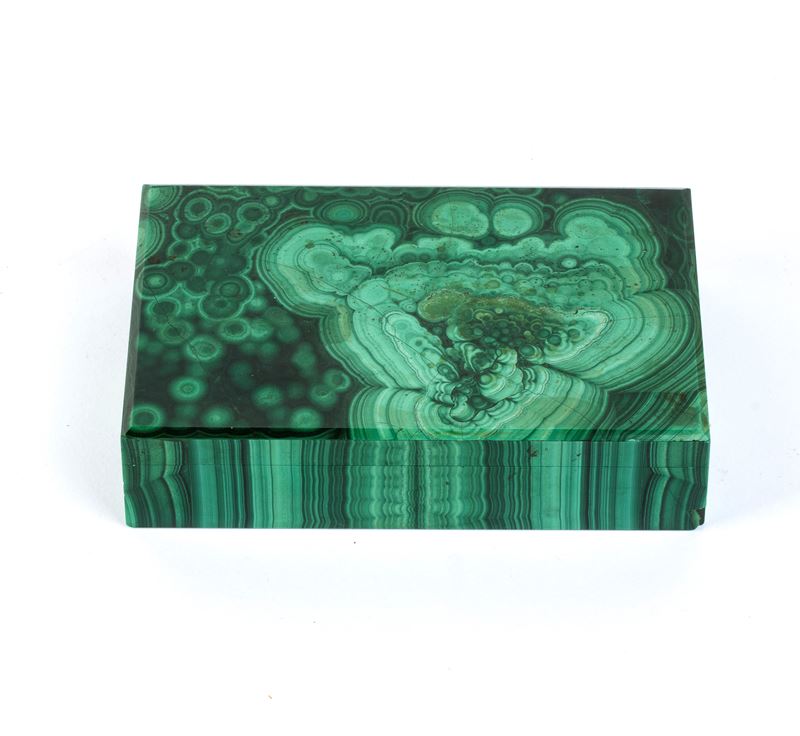 Scatola quadrata in malachite con coperchio incernierato e interno in argento dorato (punzone 800...