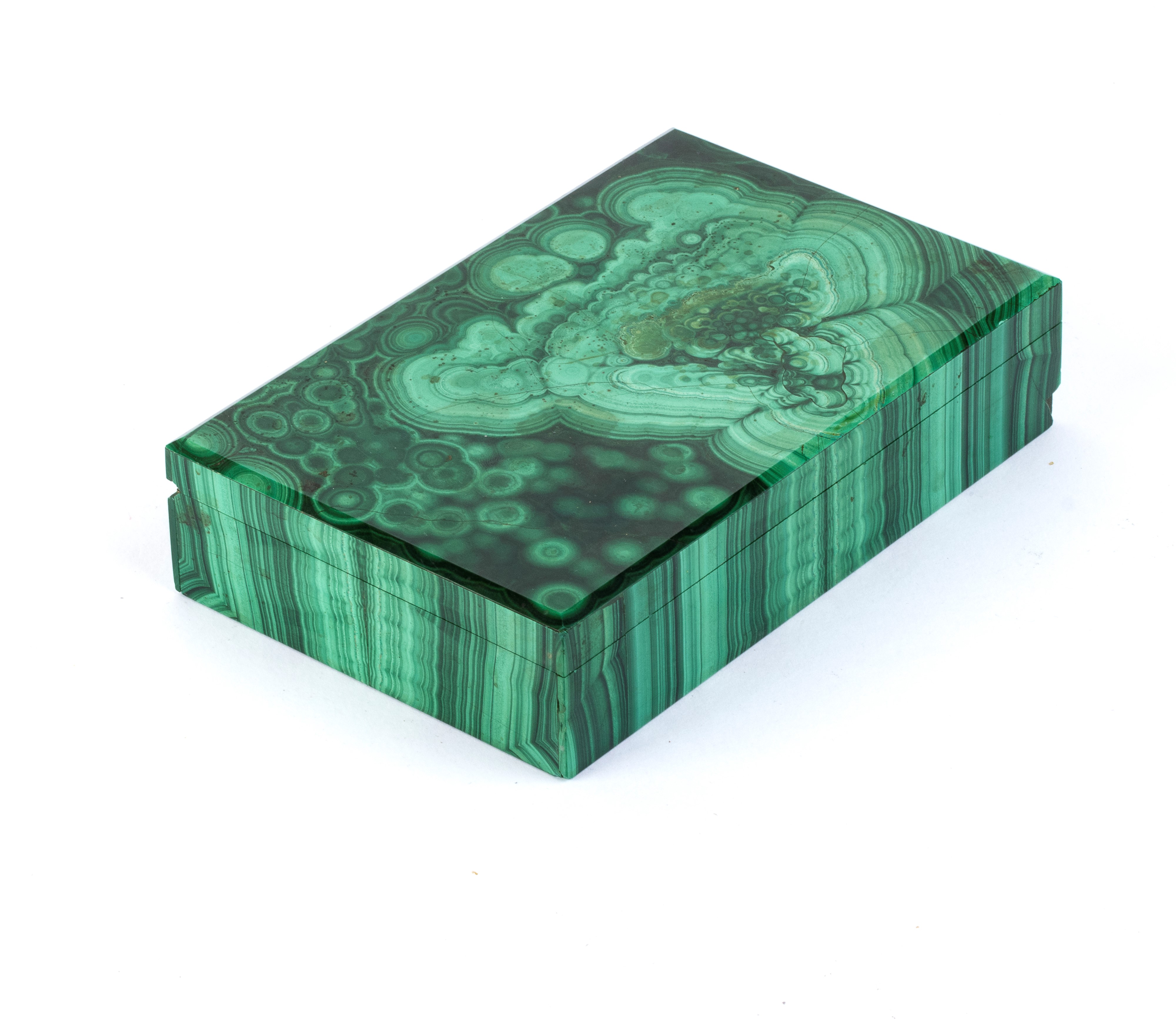 Scatola quadrata in malachite con coperchio incernierato e interno in argento dorato (punzone 800...