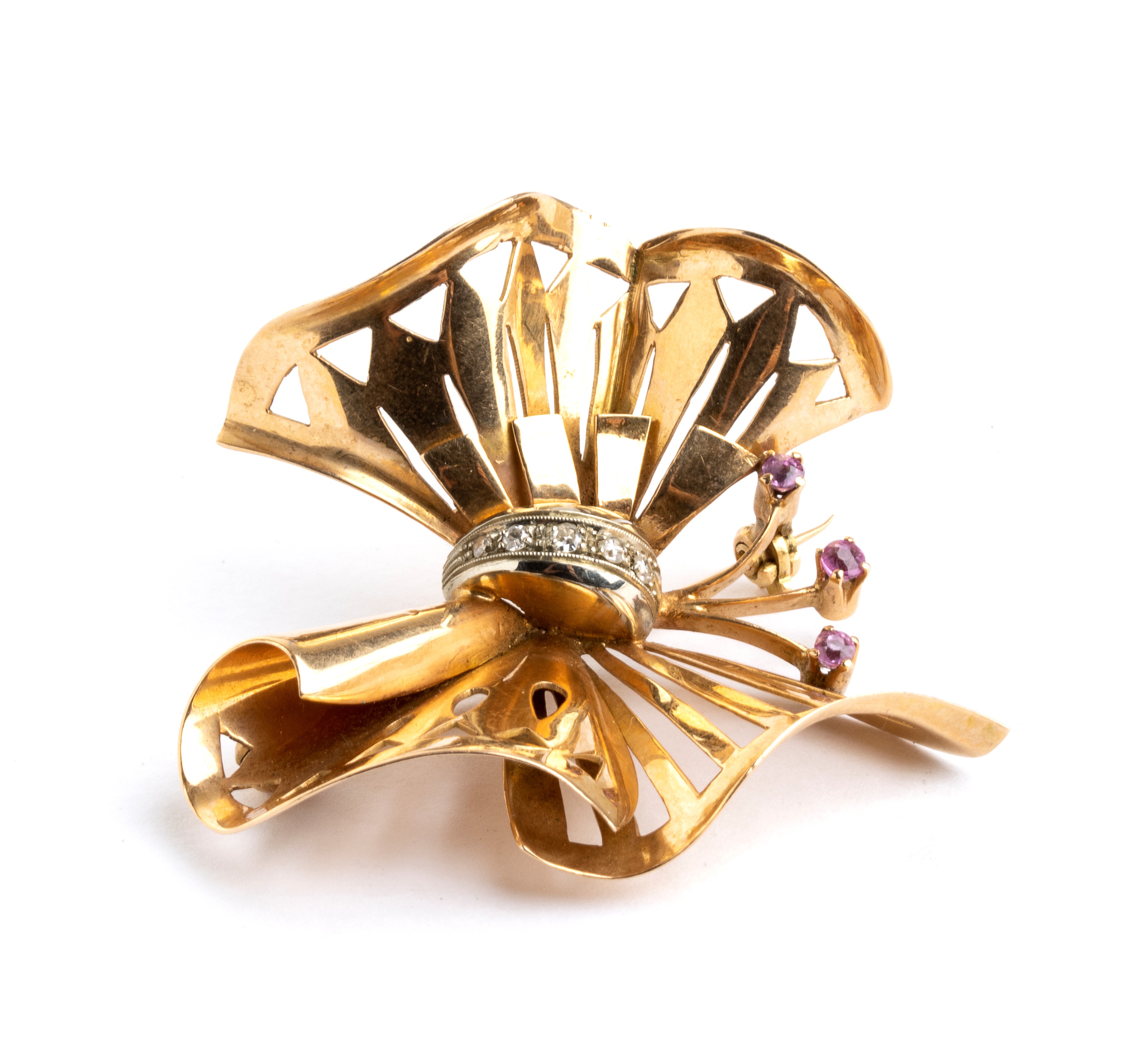 Spilla in oro giallo e oro bianco a forma di farfalla, anni ’40