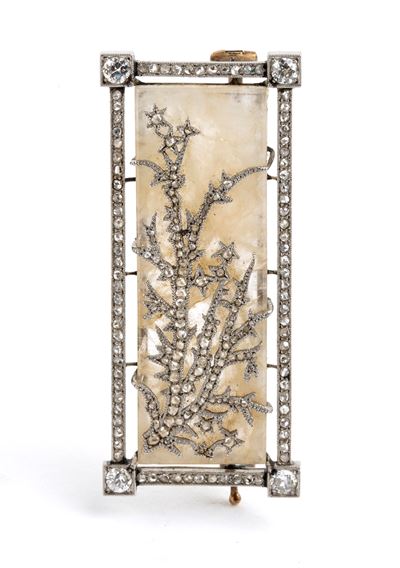 Spilla Art Déco in platino con diamanti e cristallo di rocca, anni ’30
