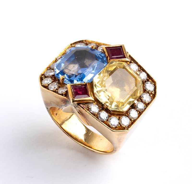 Anello da cocktail in oro con zaffiri e diamanti