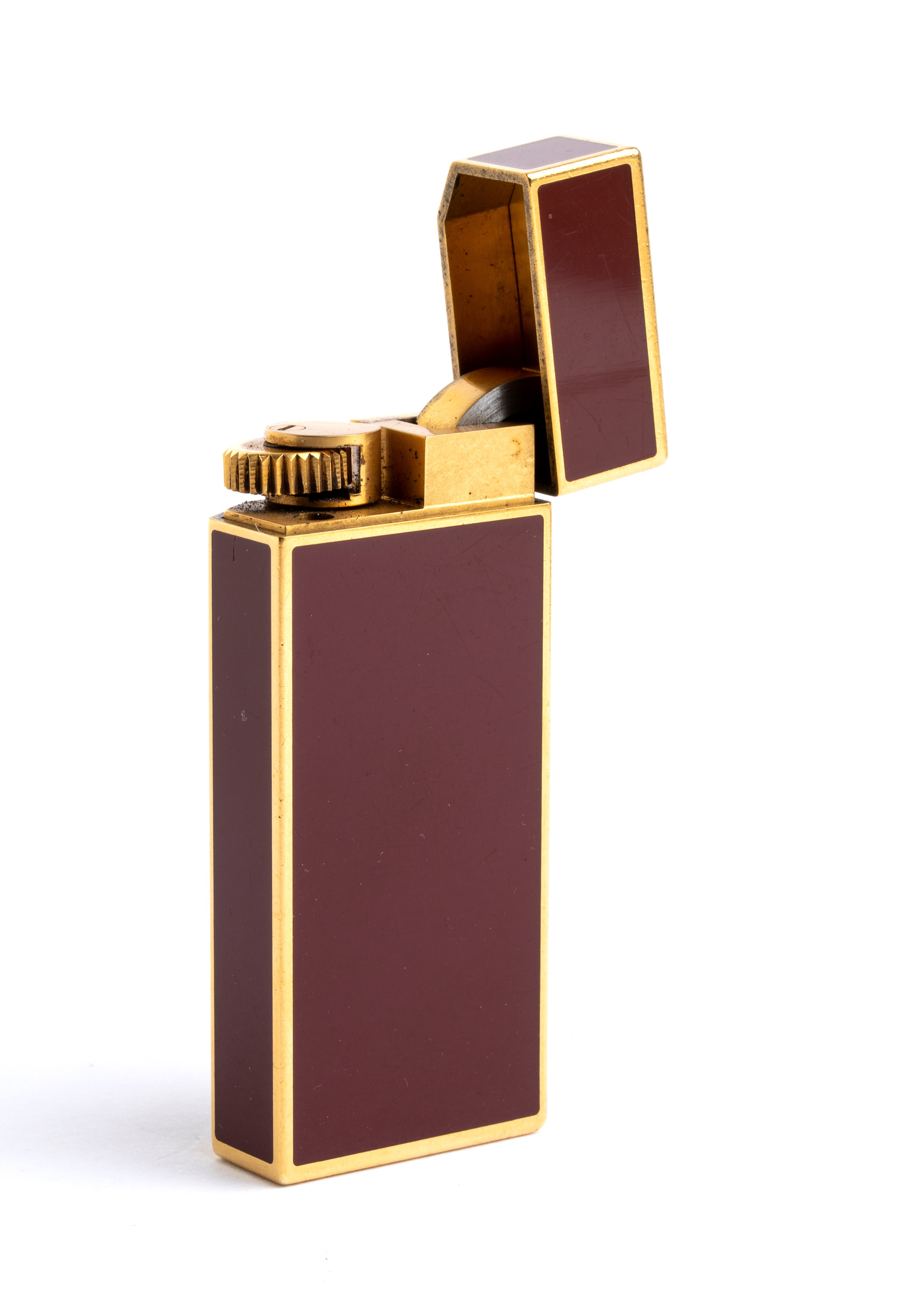 Accendino Must de Cartier in smalto rosso (anni ’80)
