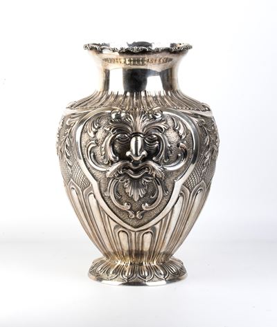 Vaso italiano in argento 800/1000 inciso e punzonato