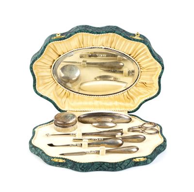 Set da manicure, argento 800/1000 con portacipria e scatola originale