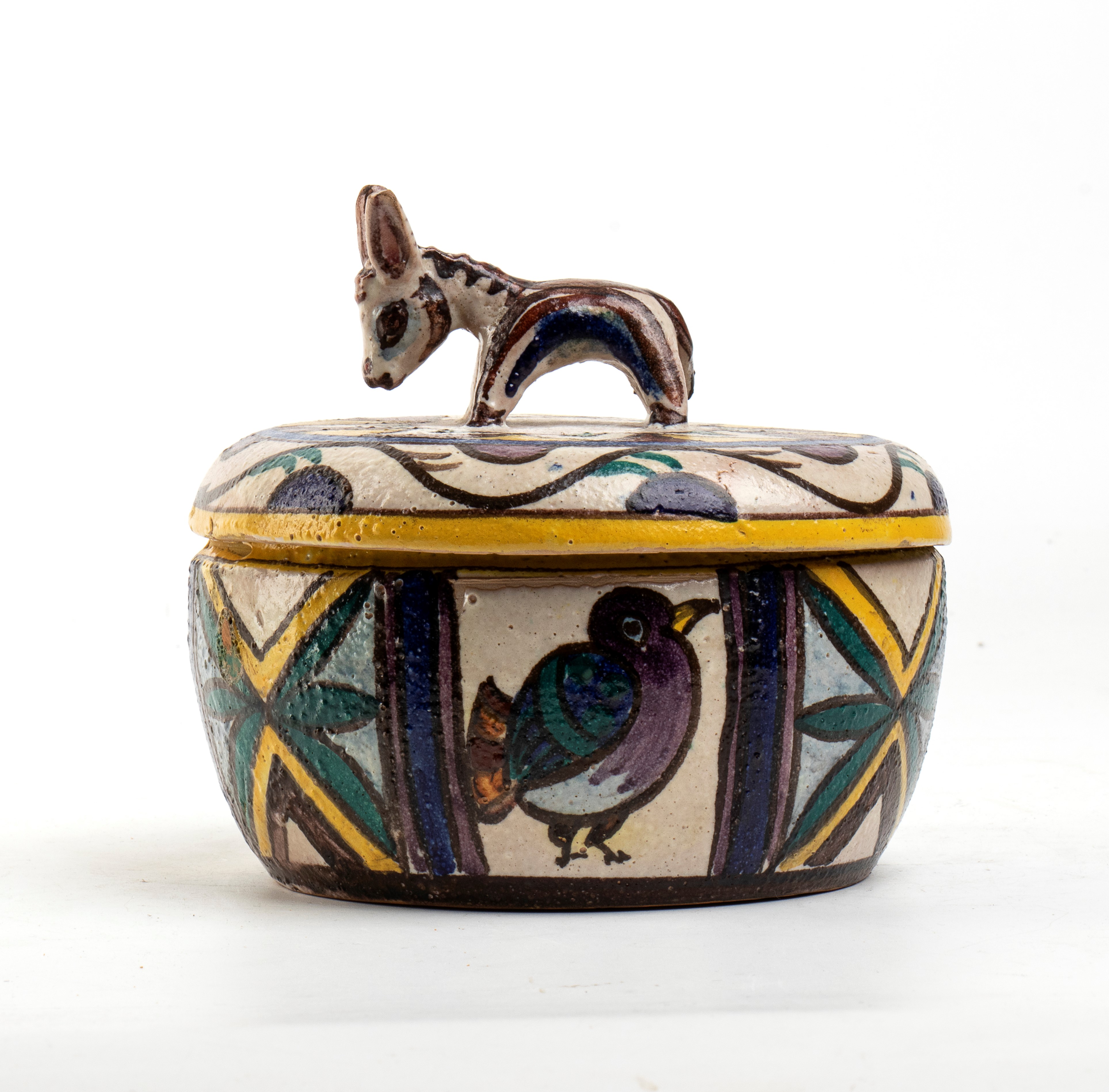 Burriera con impugnatura a forma di asinello e decorazioni geometriche