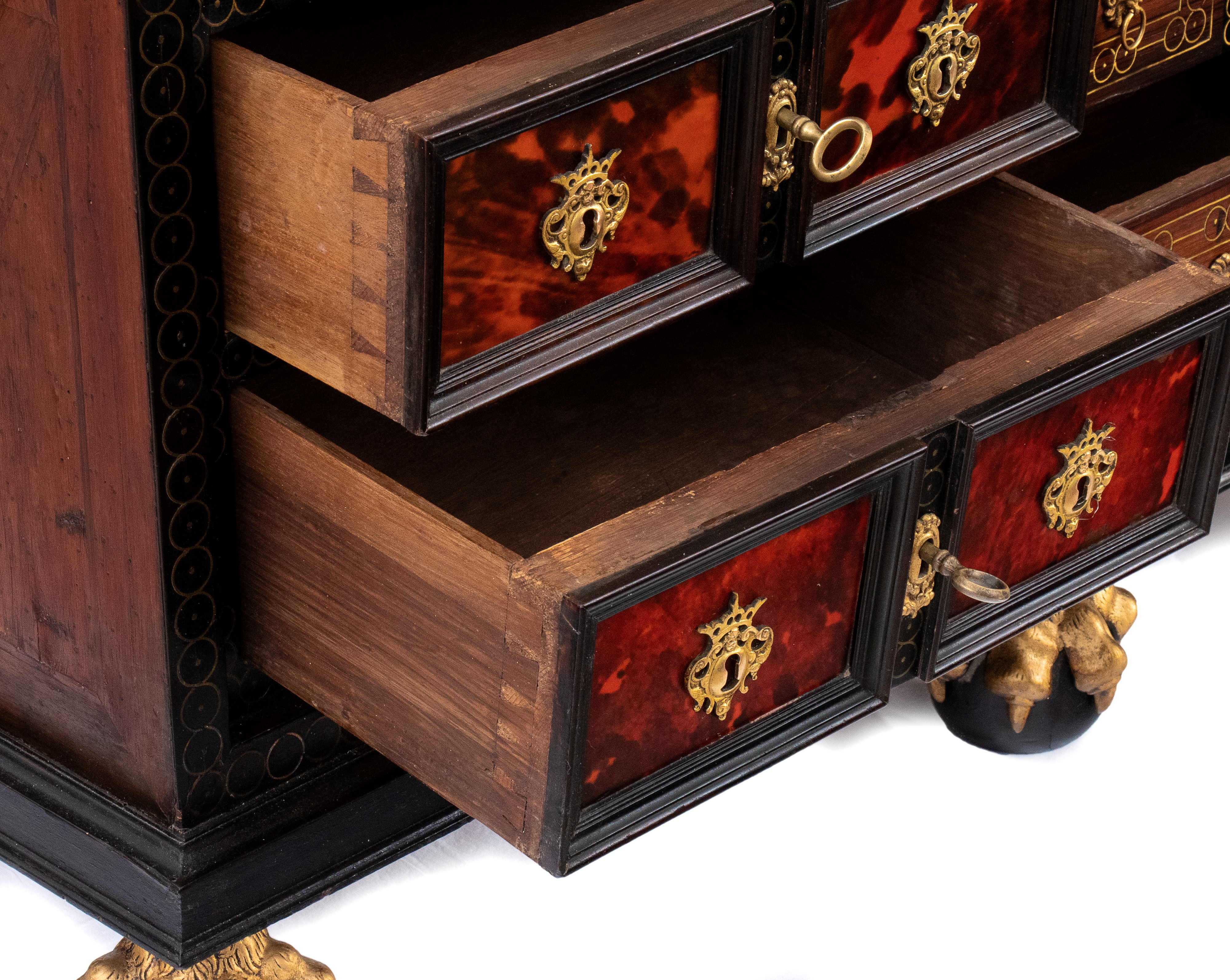 Monetiere in Legno Ebanizzato e Tartaruga
