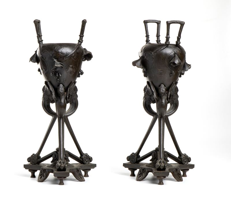 Coppia di Vasi Francesi Art Nouveau in Bronzo