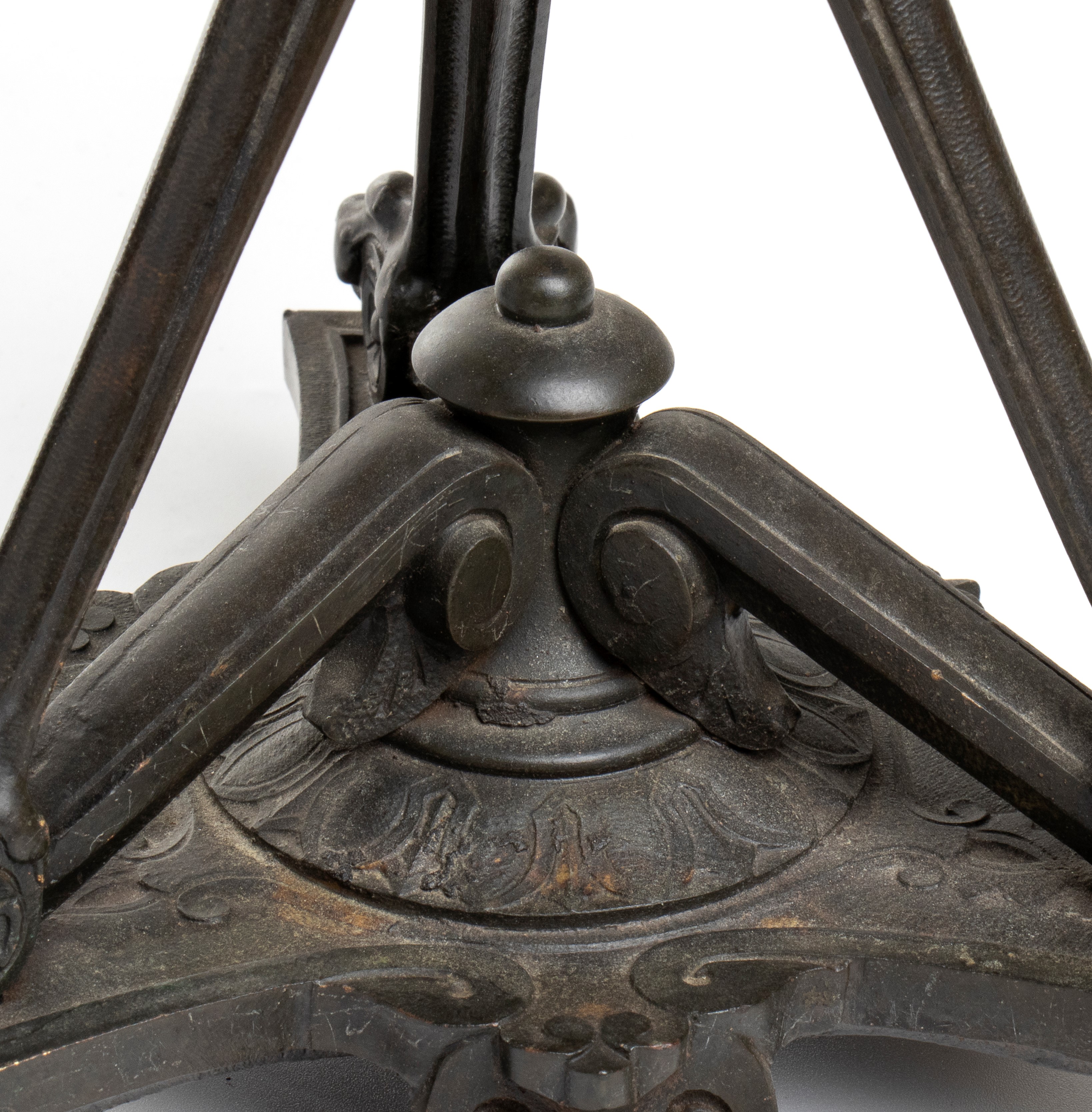 Coppia di Vasi Francesi Art Nouveau in Bronzo