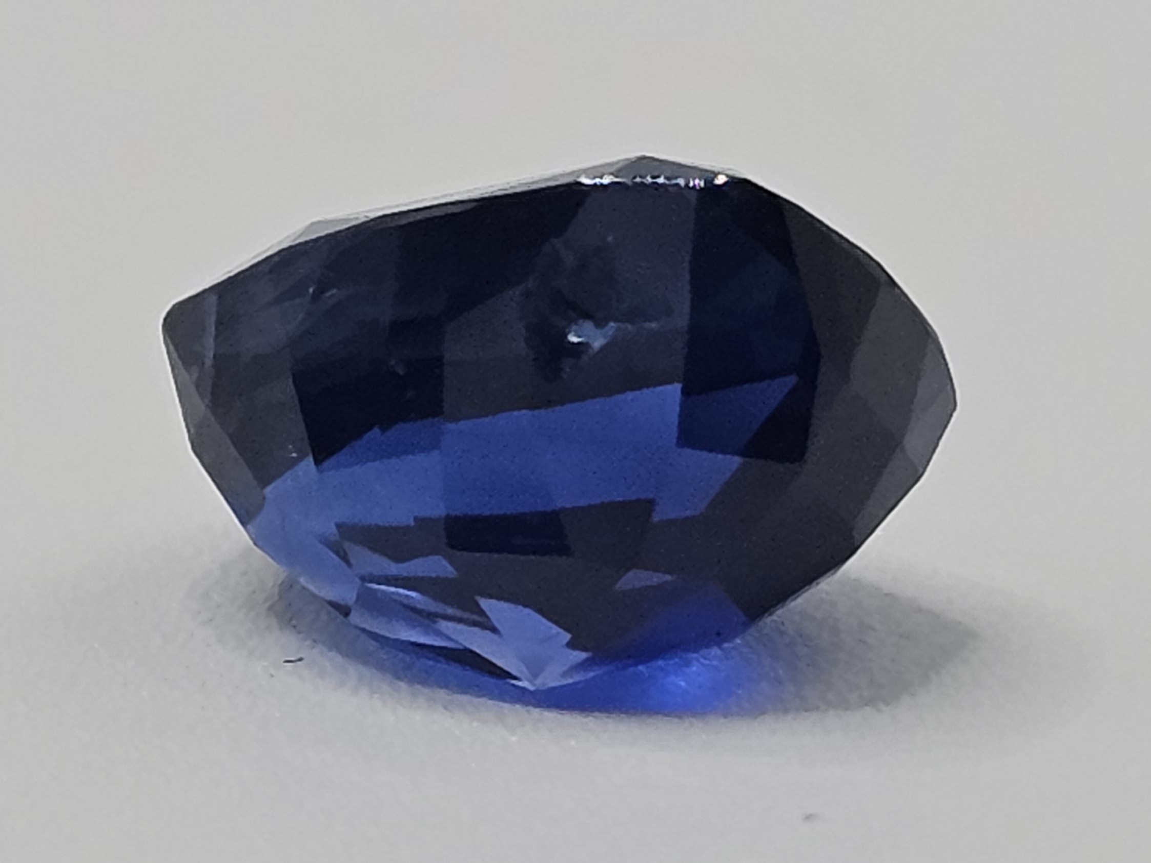 Zaffiro slegato 8.52 ct