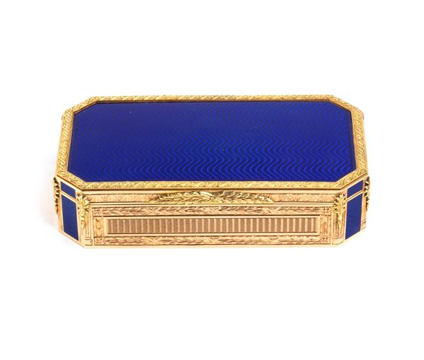 Italian gold and enamel snuff box