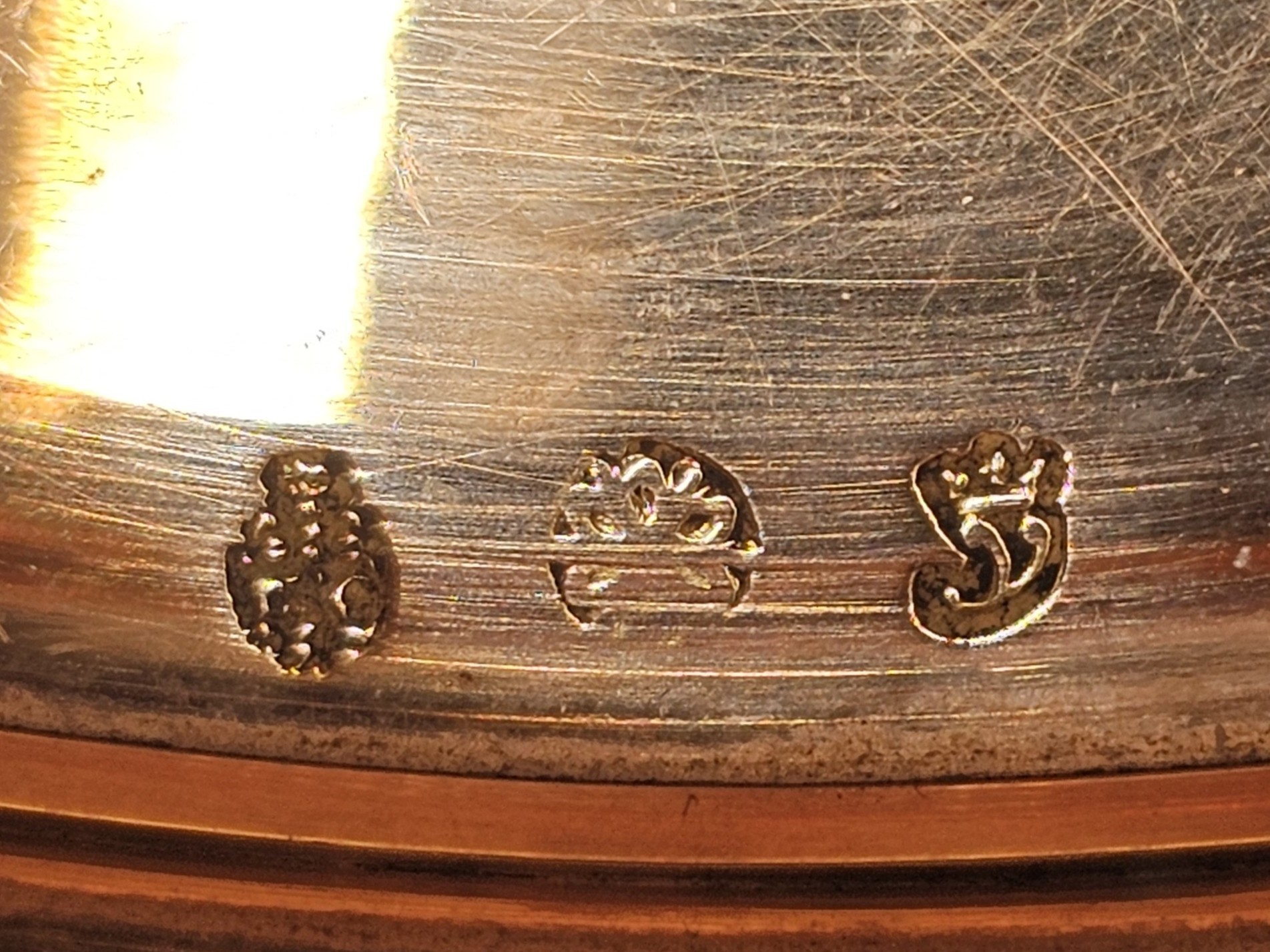 Tabacchiera francese in oro e smalti