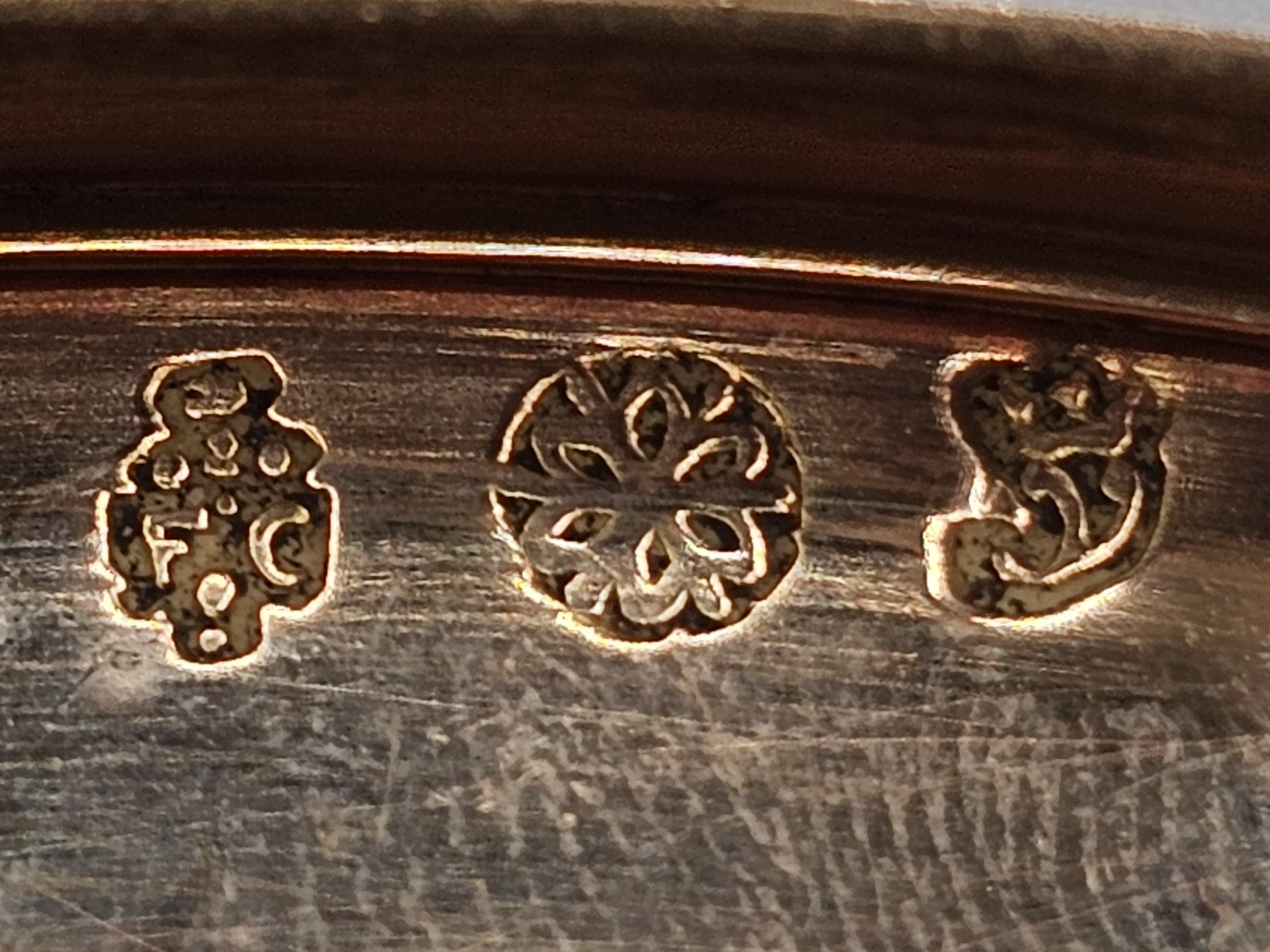 Tabacchiera francese in oro e smalti