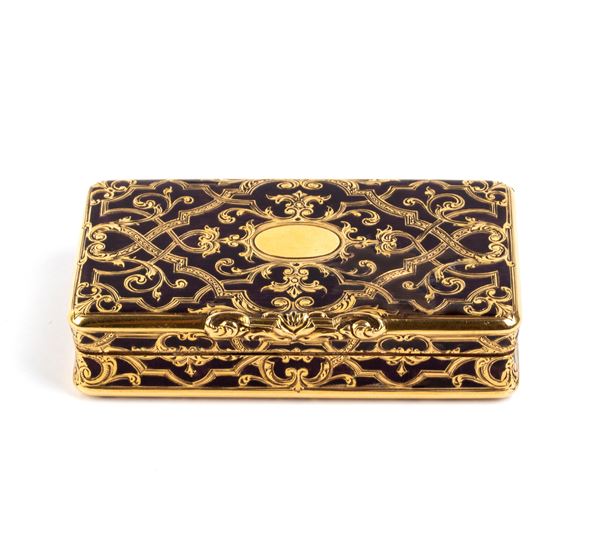 Gold enamal snuff box
