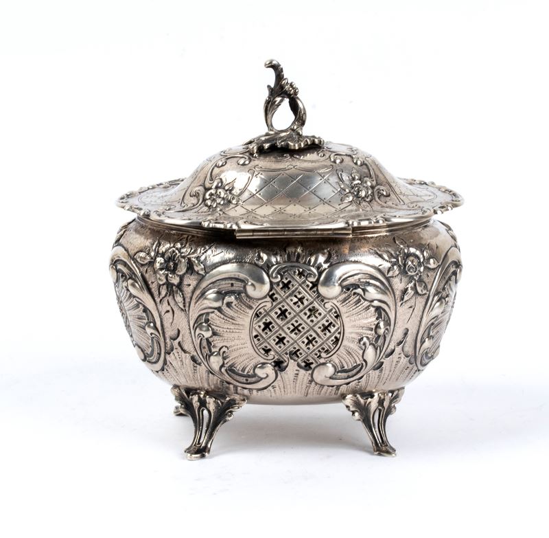 Tea caddy austriaco in argento