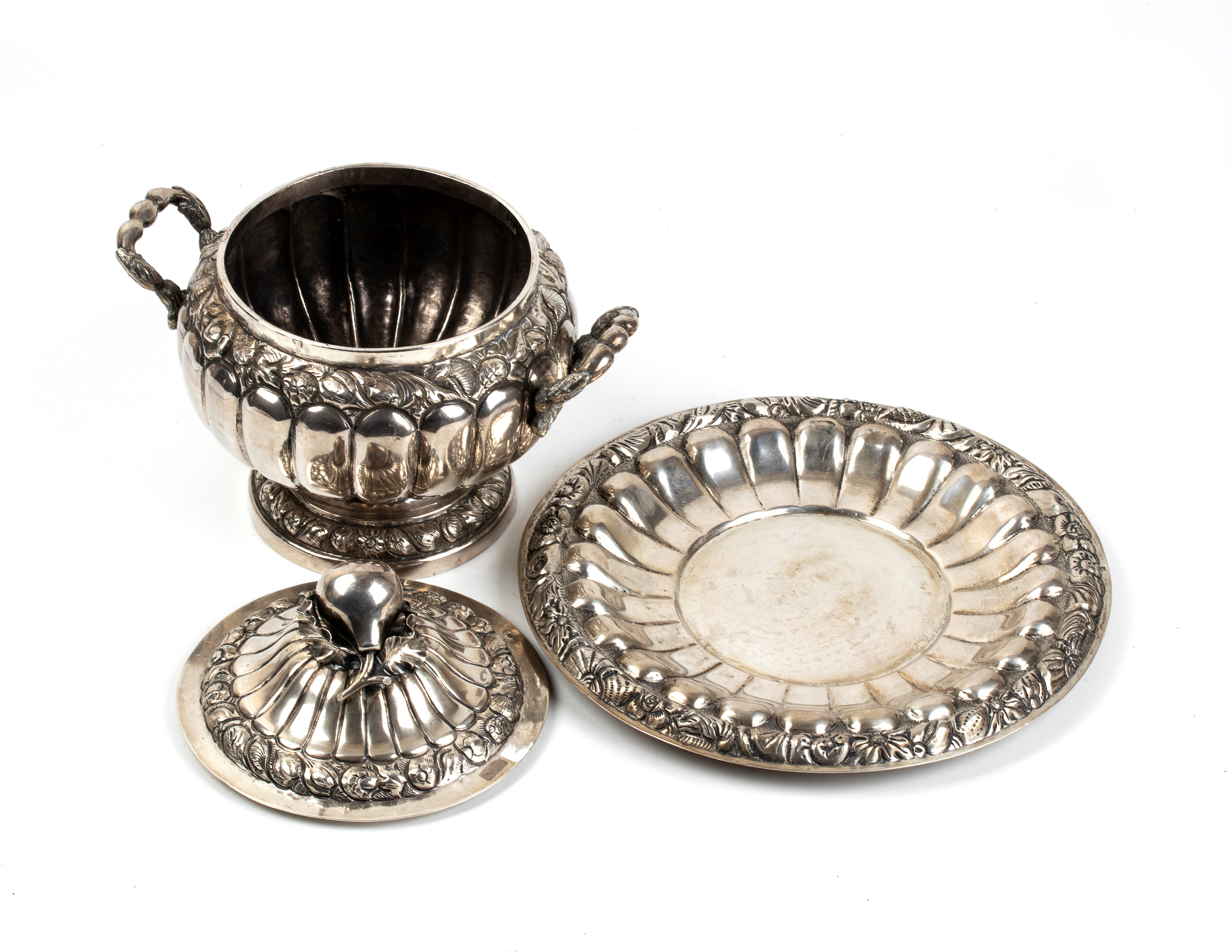 Zuppiera italiana in argento con sottopiatto