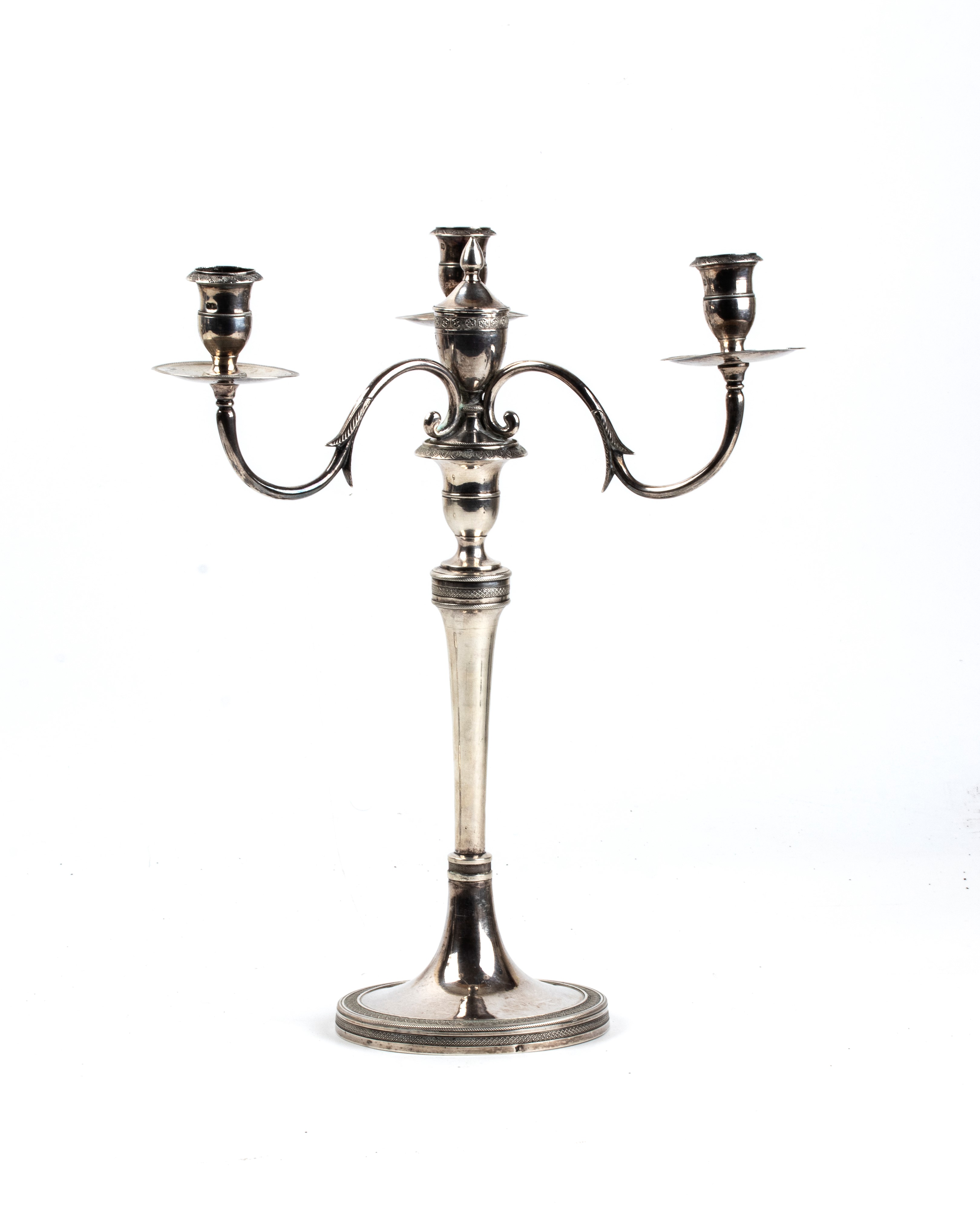 Coppia di candelabri italiani in argento