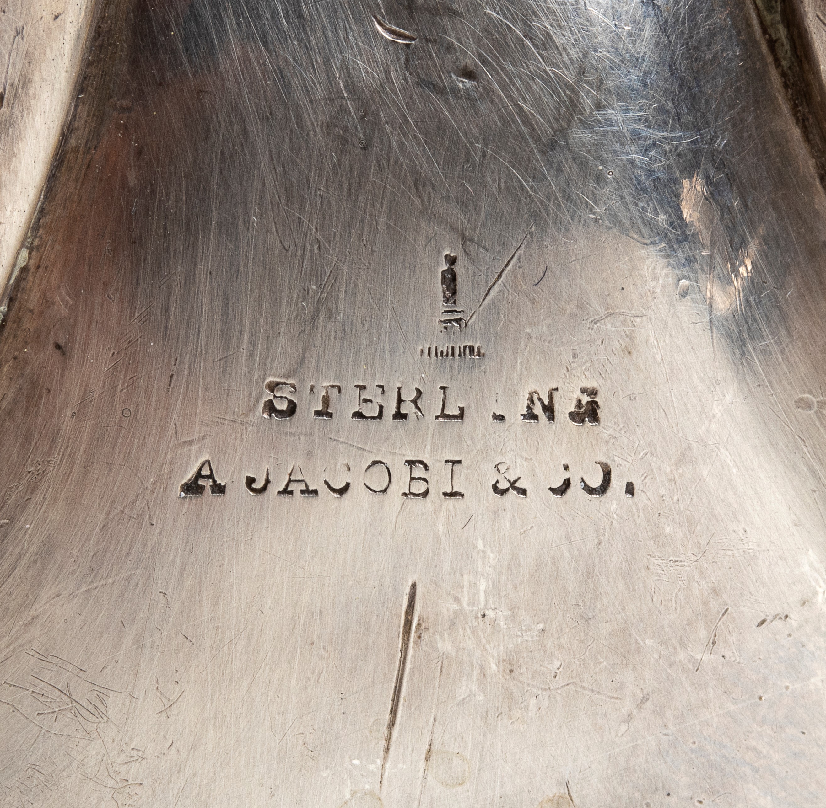 Salsiera americana in argento