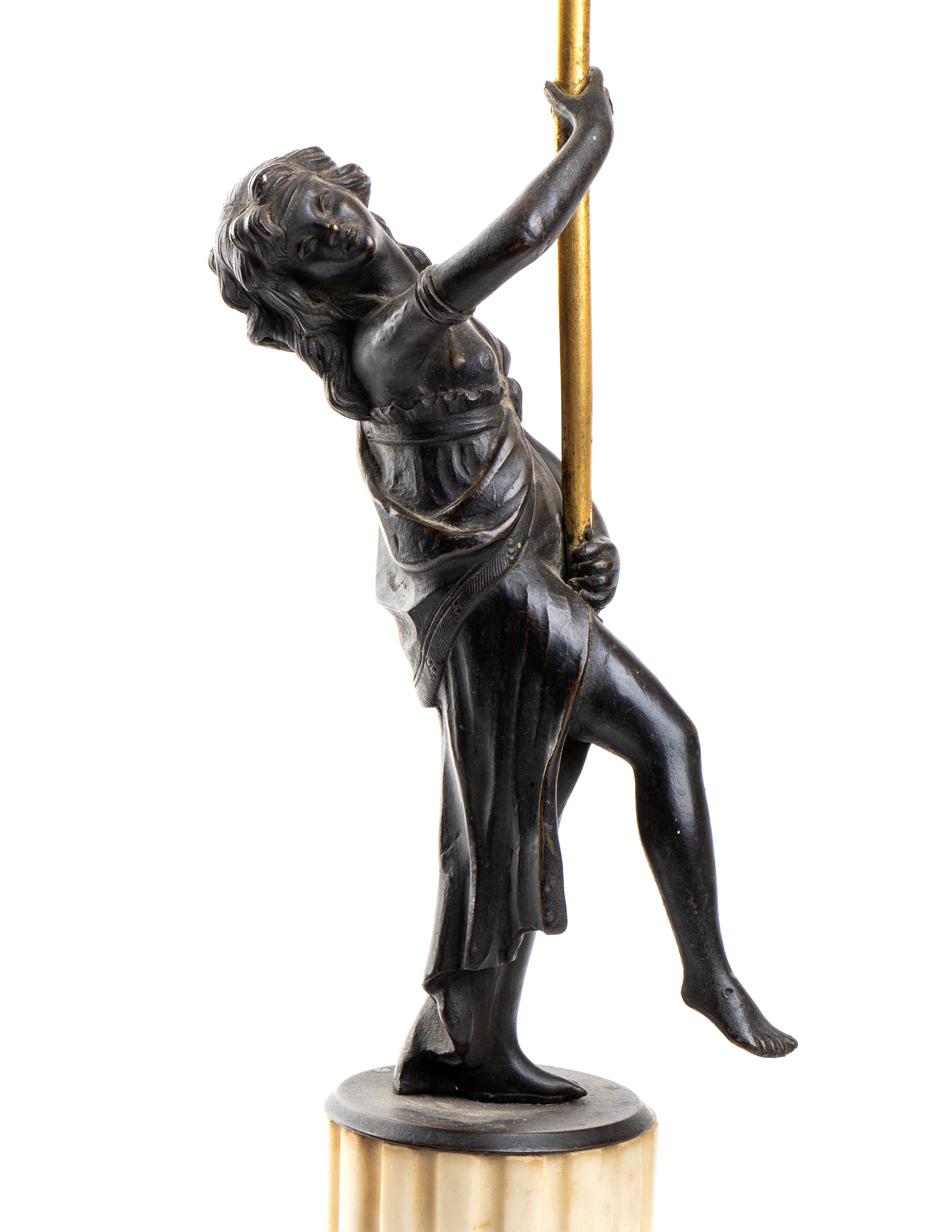 Coppia di sculture neoclassiche con Nautilus, bronzo patinato scuro e bronzo dorato