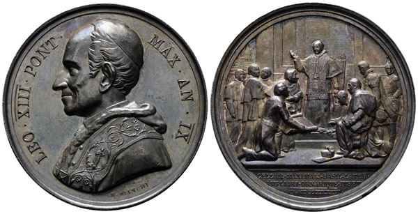 ROMA. Leone XIII (1878-1903). Medaglia 1886 A. IX Per l'ampliamento e la decorazione della Basilica Lateranense. BART.886; Ag; 34,3gr; 43,5mm. Bellissima patina di antica collezione su fondi lucenti.