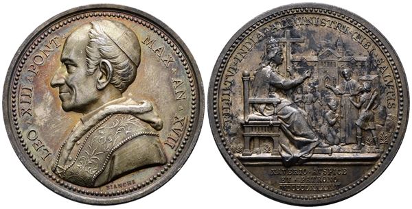 ROMA. Leone XIII (1878-1903). Medaglia 1894 A. XVII Istituzione della prefettura apostolica in India. BART.894; Ag; 36,25gr; 43,55mm. Bellissima patina di antica collezione su fondi lucenti.