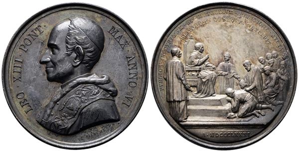 ROMA. Leone XIII (1878-1903). Medaglia 1883 A. VI omaggio dei pellegrini slavi al pontefice. BART.883; Ag; 35,8gr; 43,9mm. Bellissima patina di antica collezione su fondi lucenti. Minimo colpetto al rov.