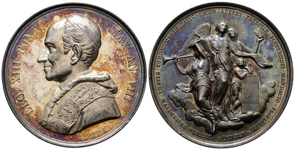 ROMA. Leone XIII (1878-1903). Medaglia 1885 A. VIII Apertura dell'archivio segreto del Vaticano. BART.885; Ag; 35,38gr; 43,4mm. Bellissima patina di antica collezione su fondi lucenti.