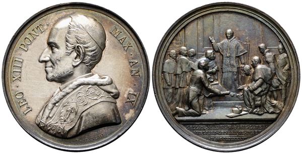 ROMA. Leone XIII (1878-1903). Medaglia 1886 A. IX Per l'ampliamento e la decorazione della Basilica Lateranense. BART.886; Ag; 34,58gr; 43,5mm. Bellissima patina di antica collezione su fondi lucenti.
