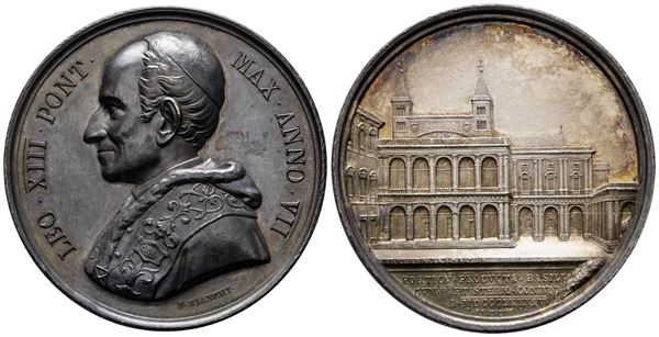 ROMA. Leone XIII (1878-1903). Medaglia 1884 A. VII prolungamento del porticato della basilica di S. Giovanni in Laterano. BART.884; Ag; 35,8gr; 43,8mm. Bellissima patina di antica collezione su fondi lucenti.