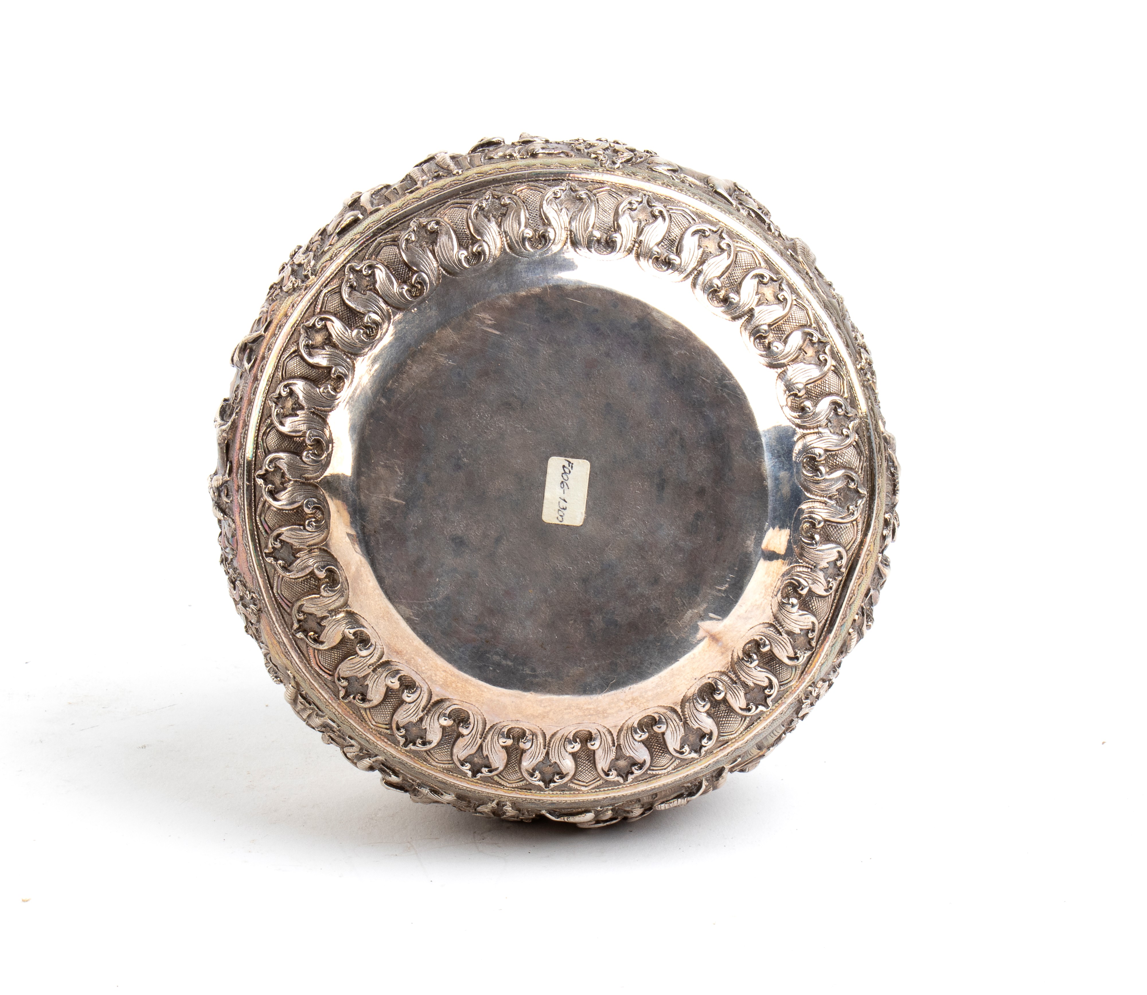 Ciotola Thabeik birmana in argento