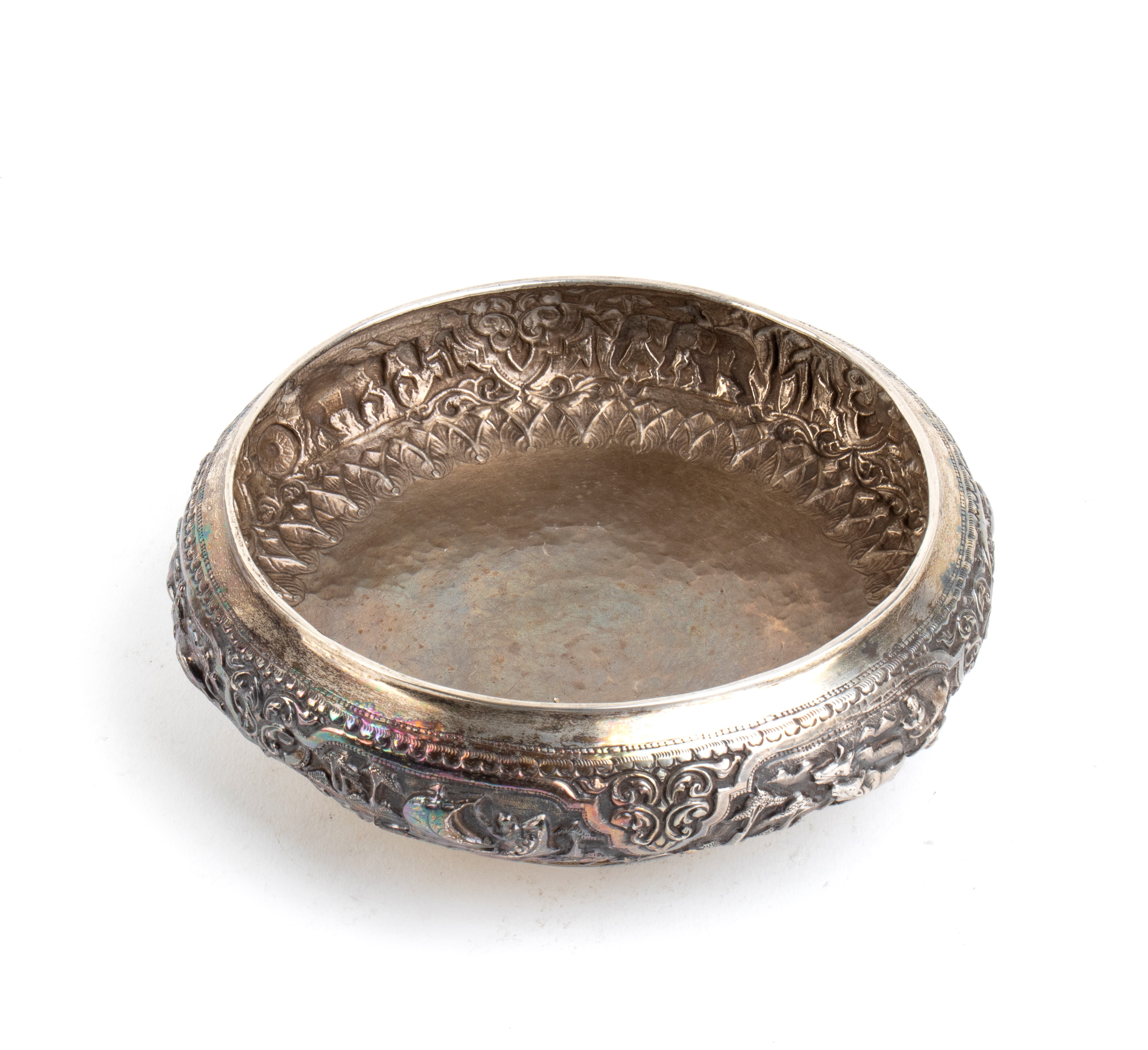 Ciotola Thabeik birmana in argento